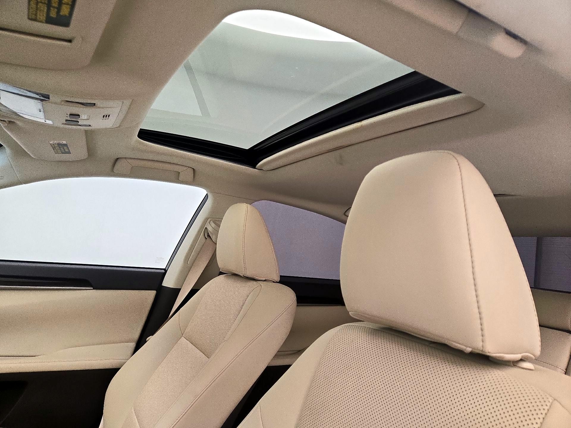 Thumbnail: 2017 Lexus ES - 19