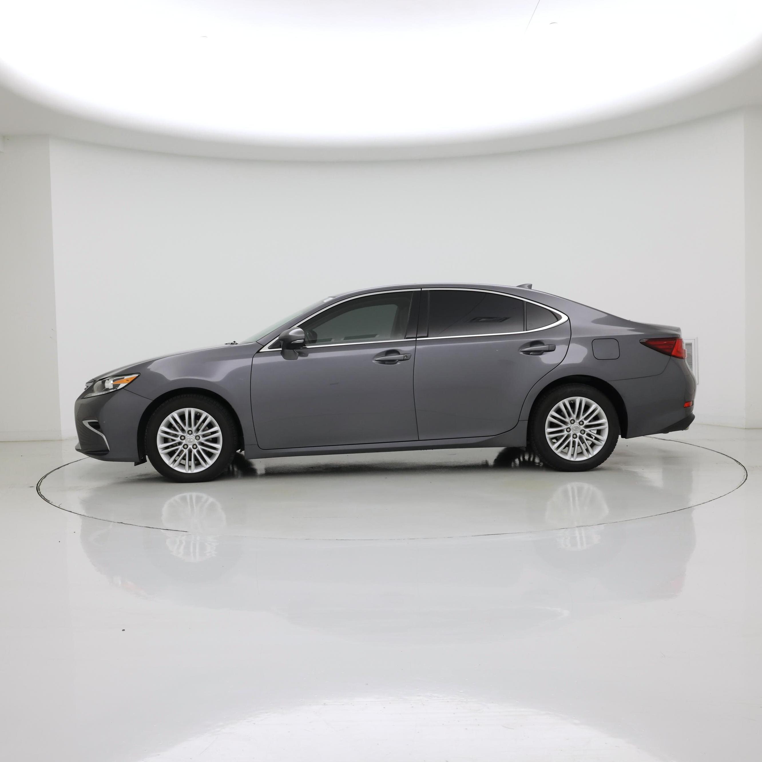 Thumbnail: 2017 Lexus ES - 3