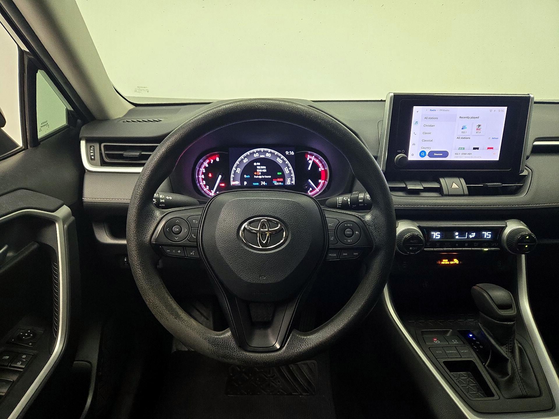 Thumbnail: 2023 Toyota RAV4 - 10