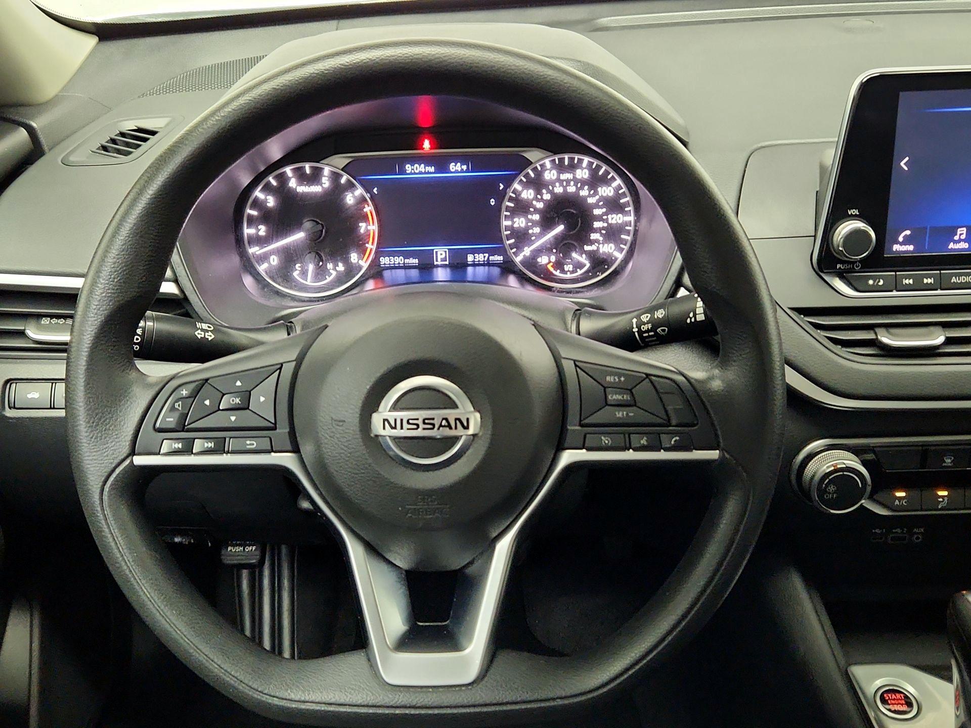 Thumbnail: 2020 Nissan Altima - 10