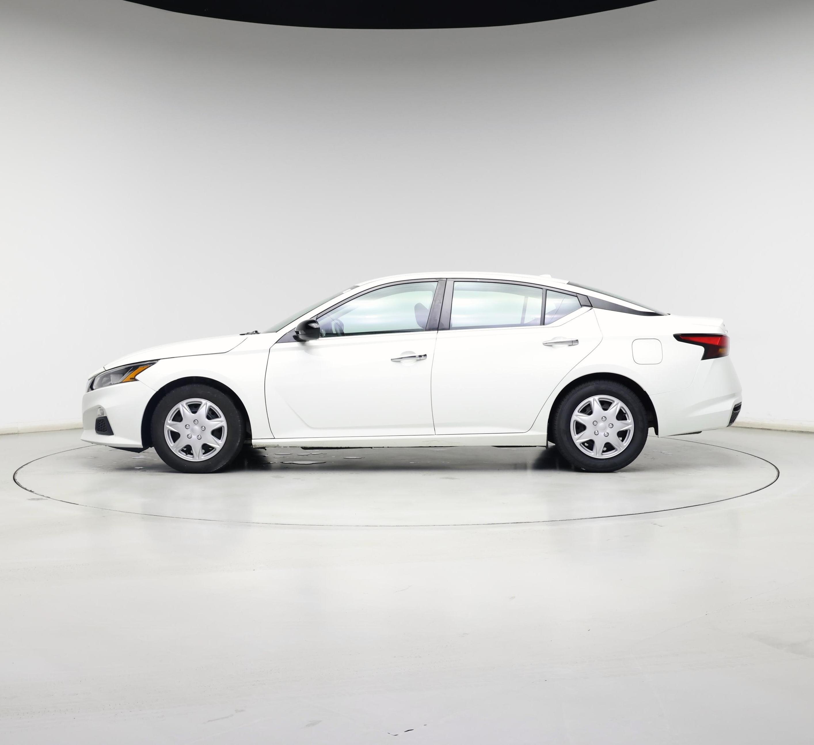 Thumbnail: 2020 Nissan Altima - 3