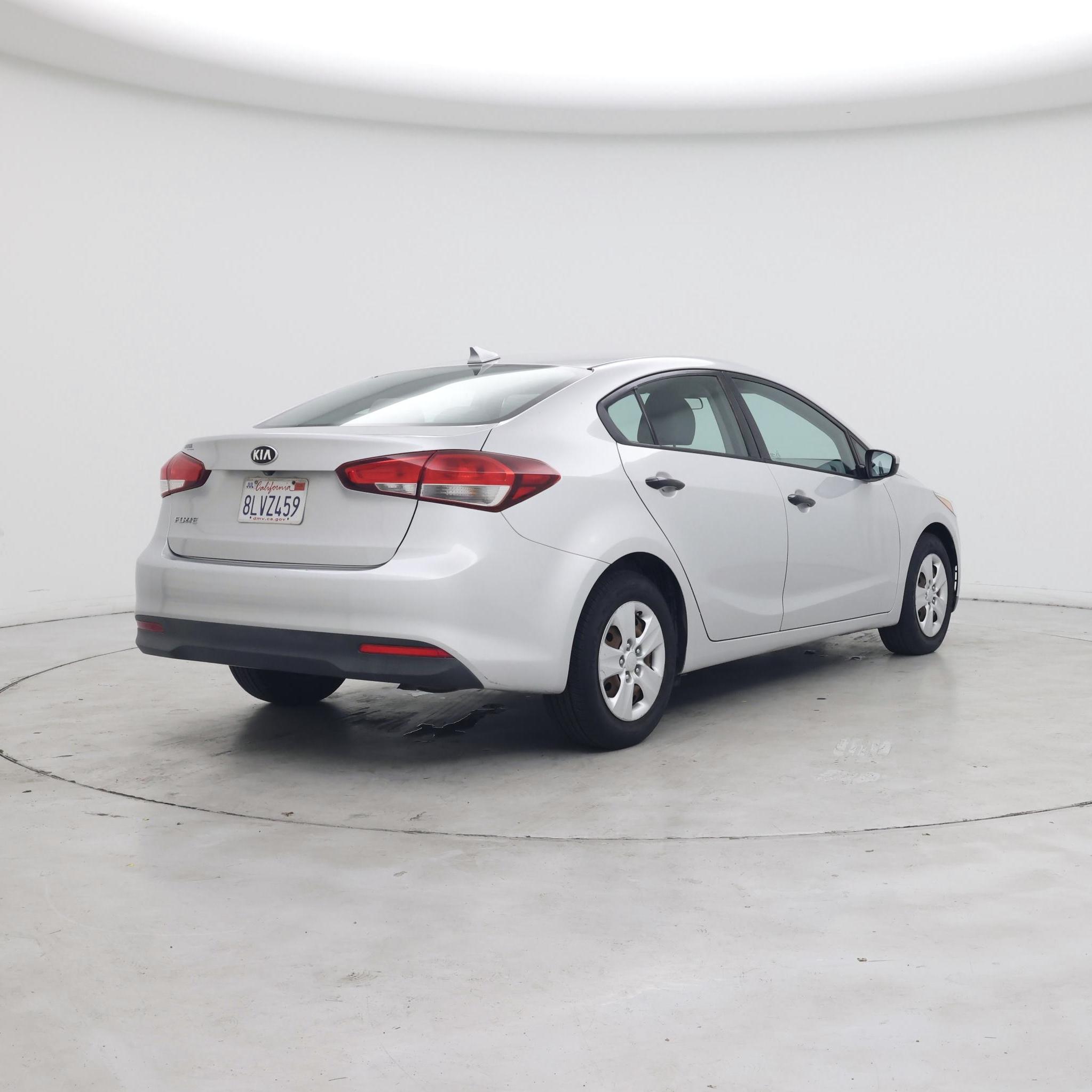 Thumbnail: 2018 Kia Forte - 8