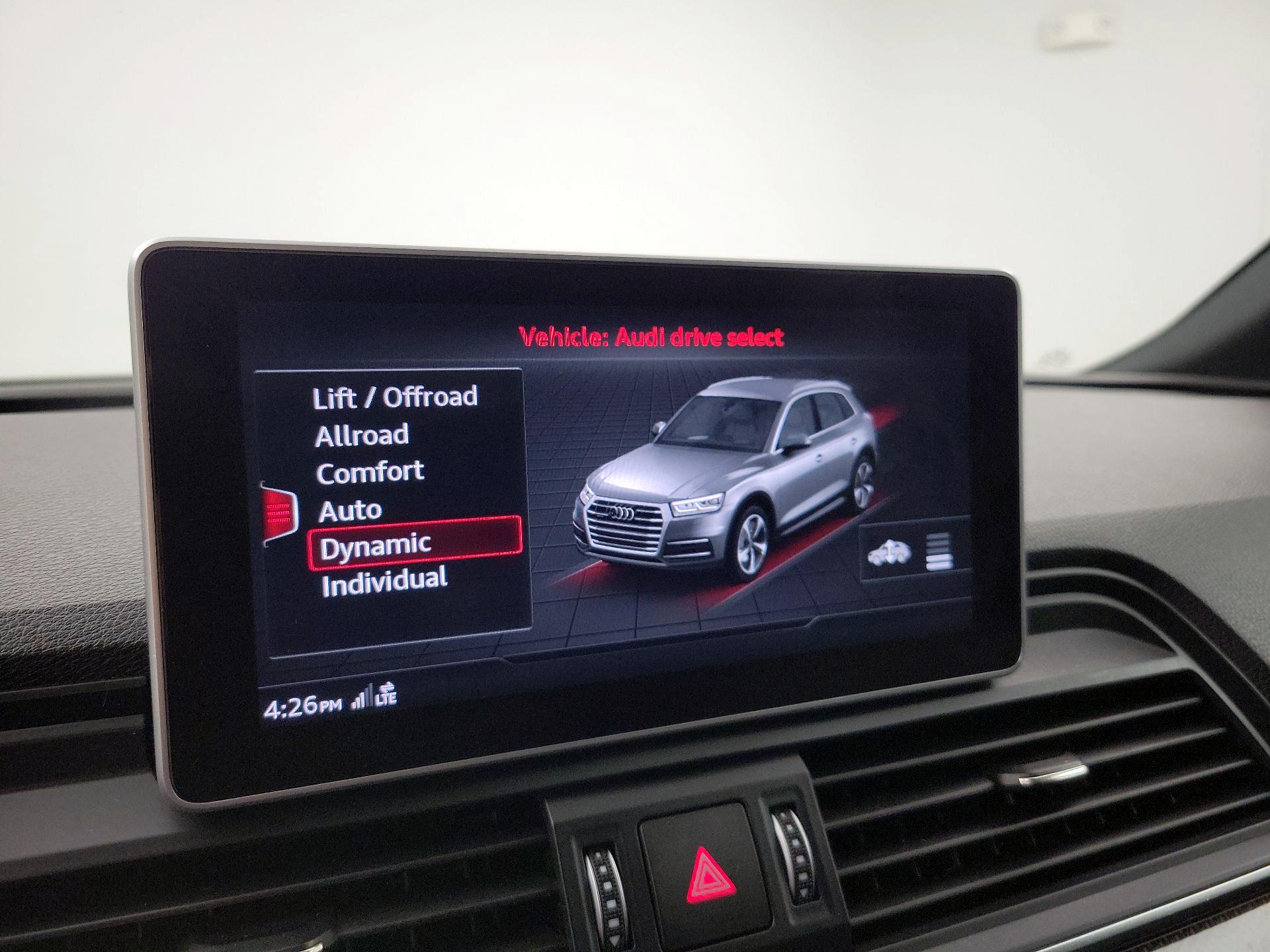 Thumbnail: 2018 Audi SQ5 - 16