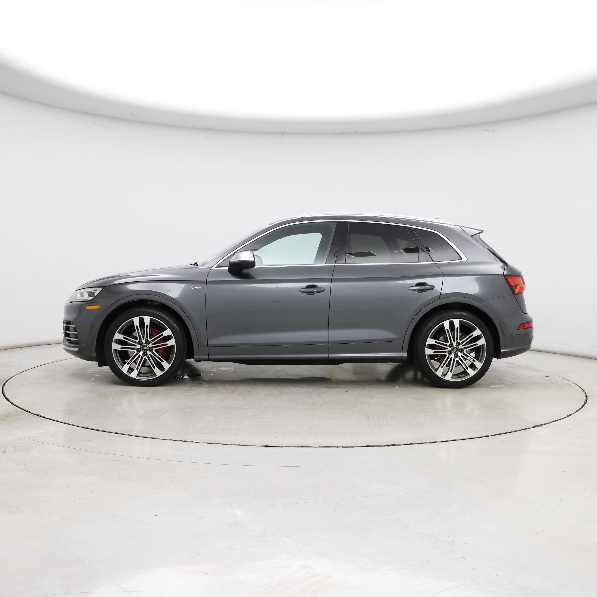 Thumbnail: 2018 Audi SQ5 - 3