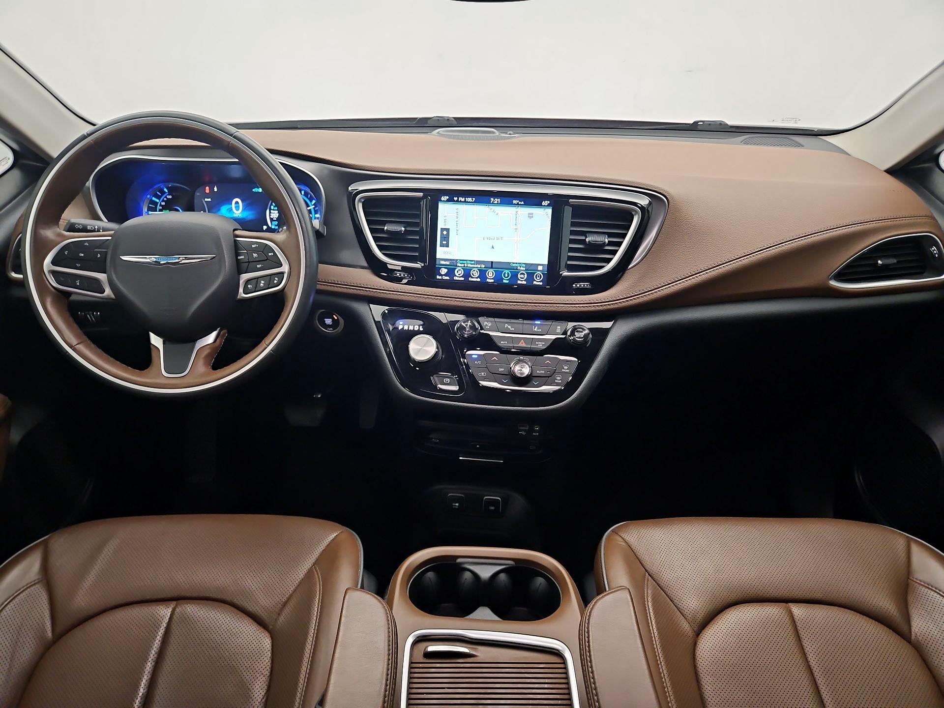 Thumbnail: 2019 Chrysler Pacifica - 9