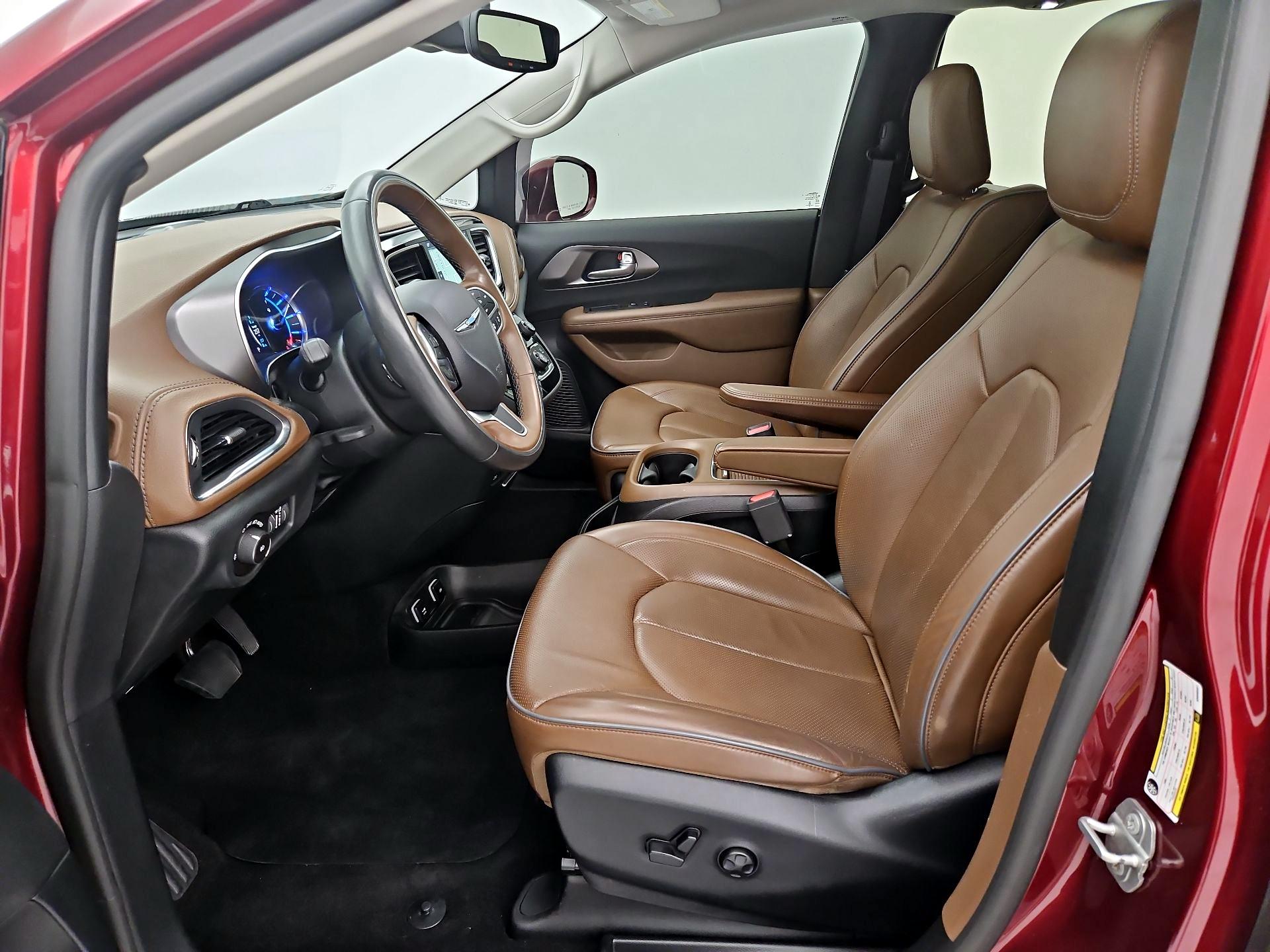 Thumbnail: 2019 Chrysler Pacifica - 11