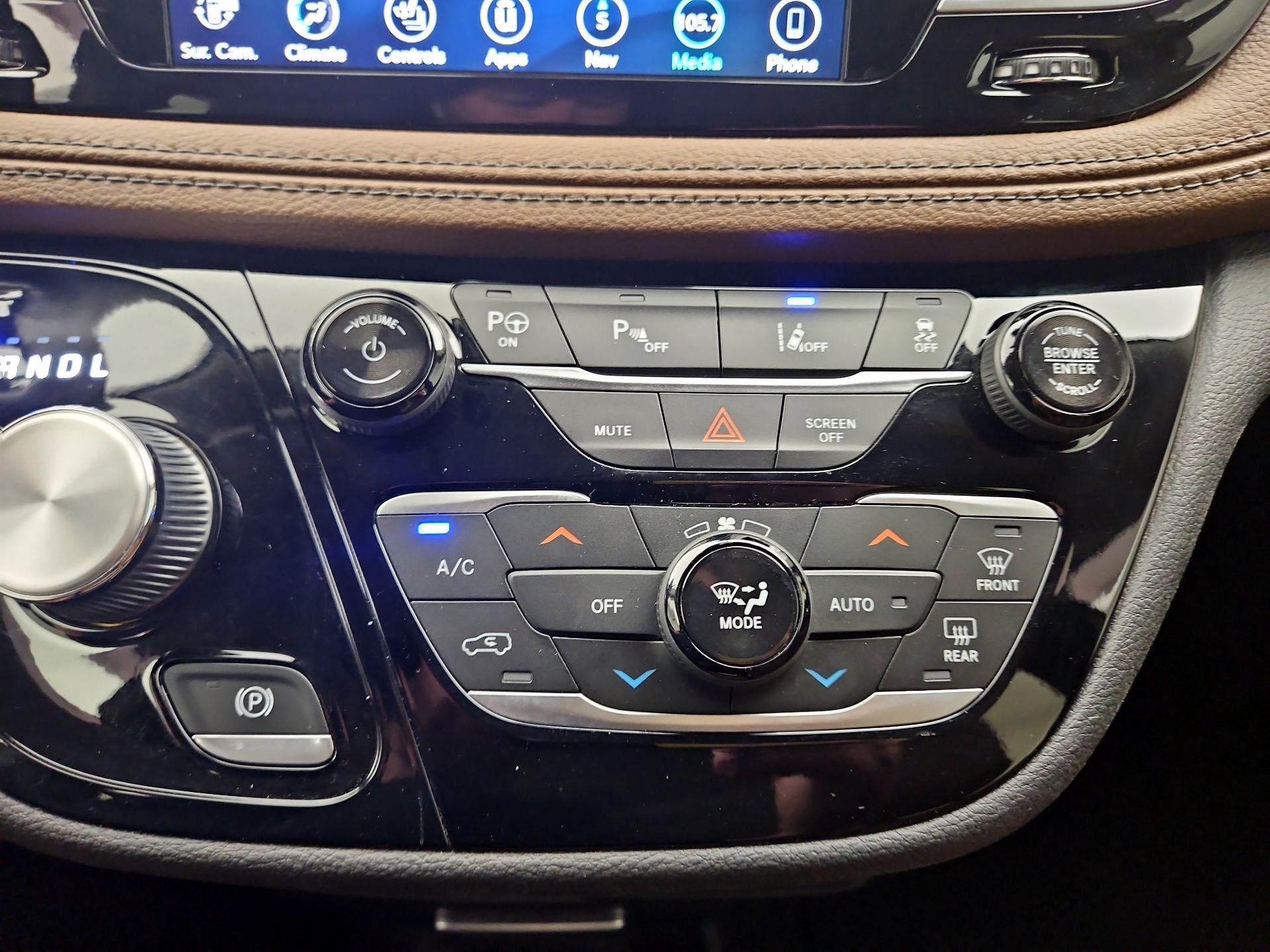 Thumbnail: 2019 Chrysler Pacifica - 17