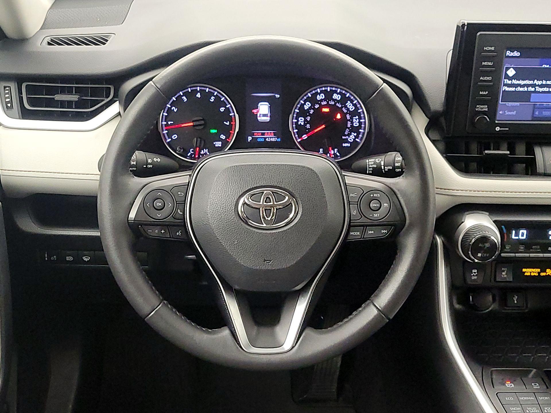 Thumbnail: 2021 Toyota RAV4 - 10