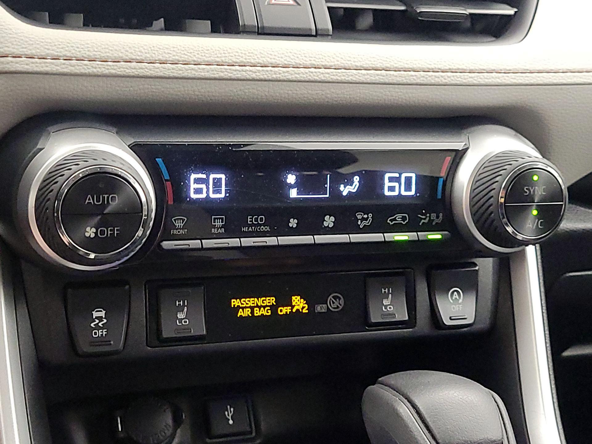 Thumbnail: 2021 Toyota RAV4 - 17