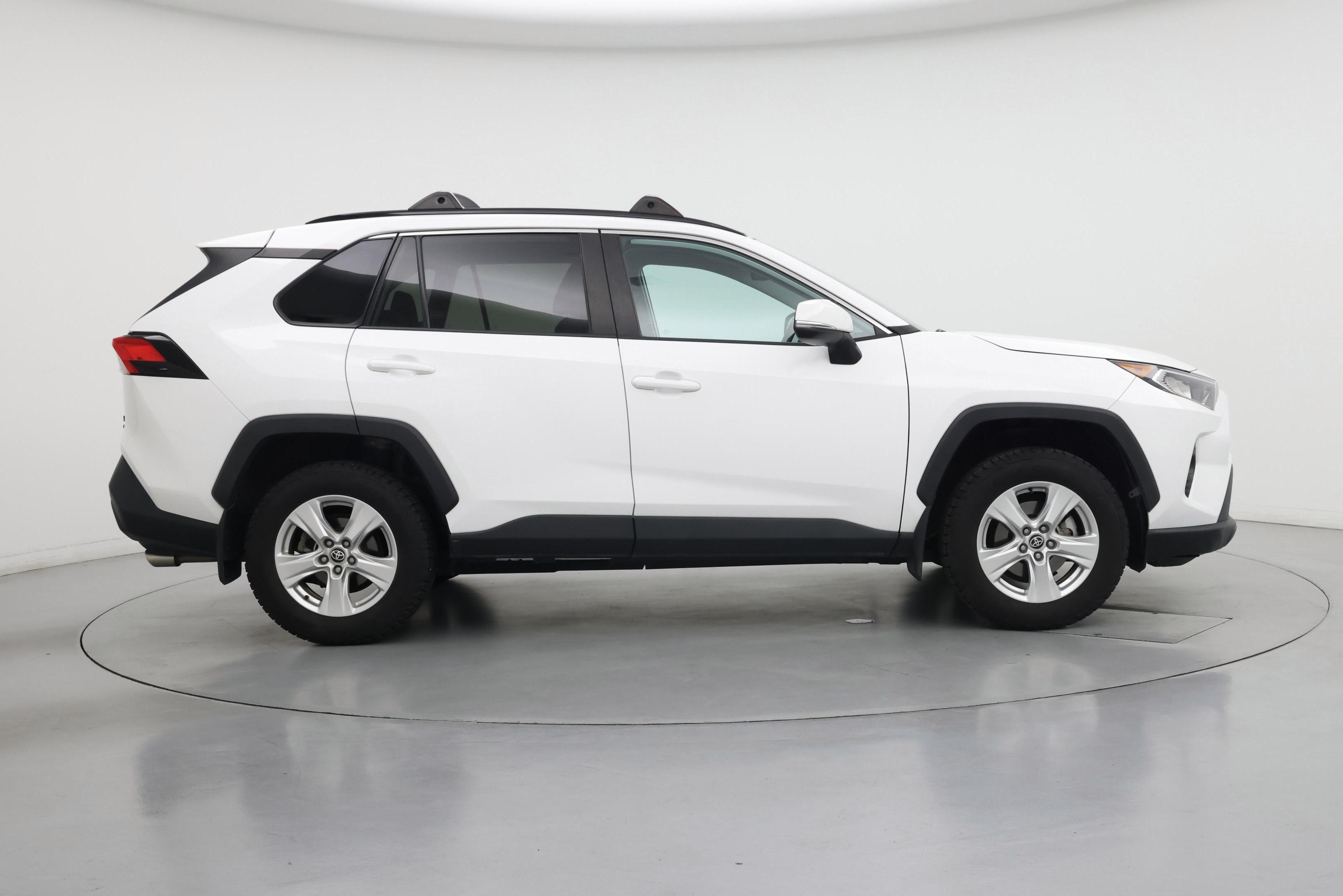 Thumbnail: 2021 Toyota RAV4 - 7