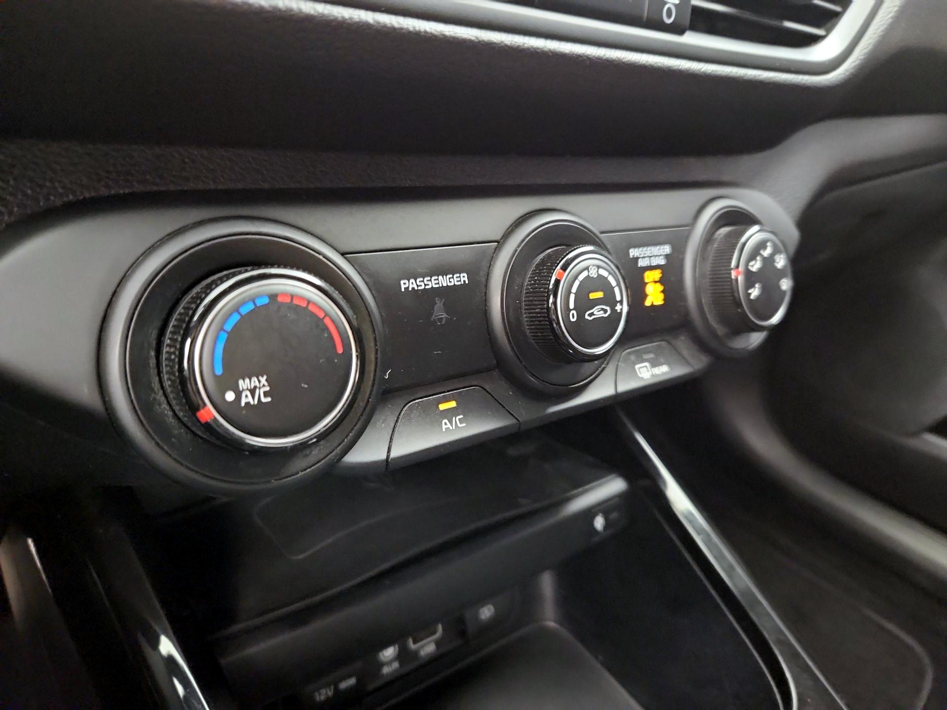 Thumbnail: 2021 Kia Forte - 16