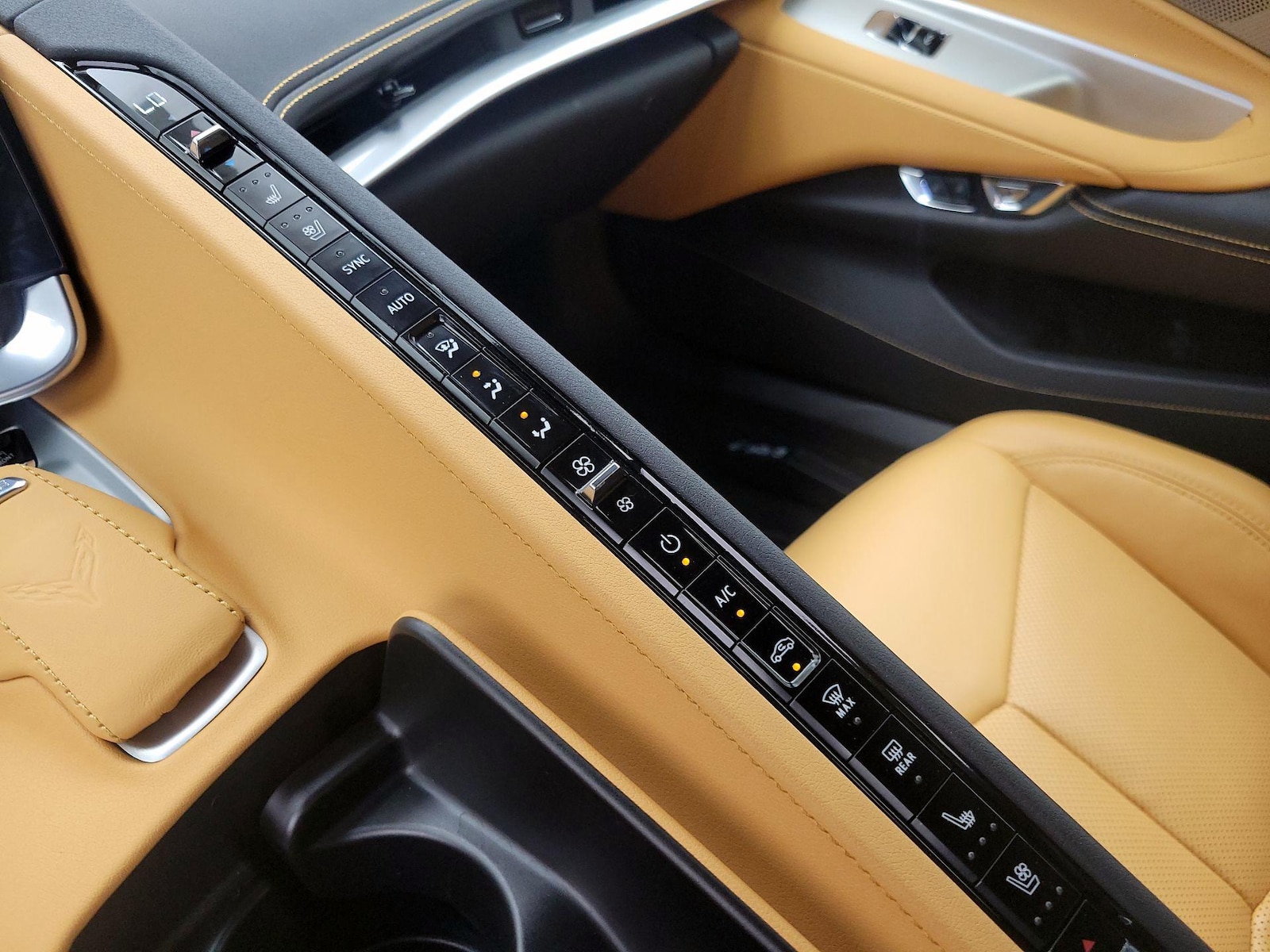 2024 Chevrolet Corvette 2LT - Photo 17