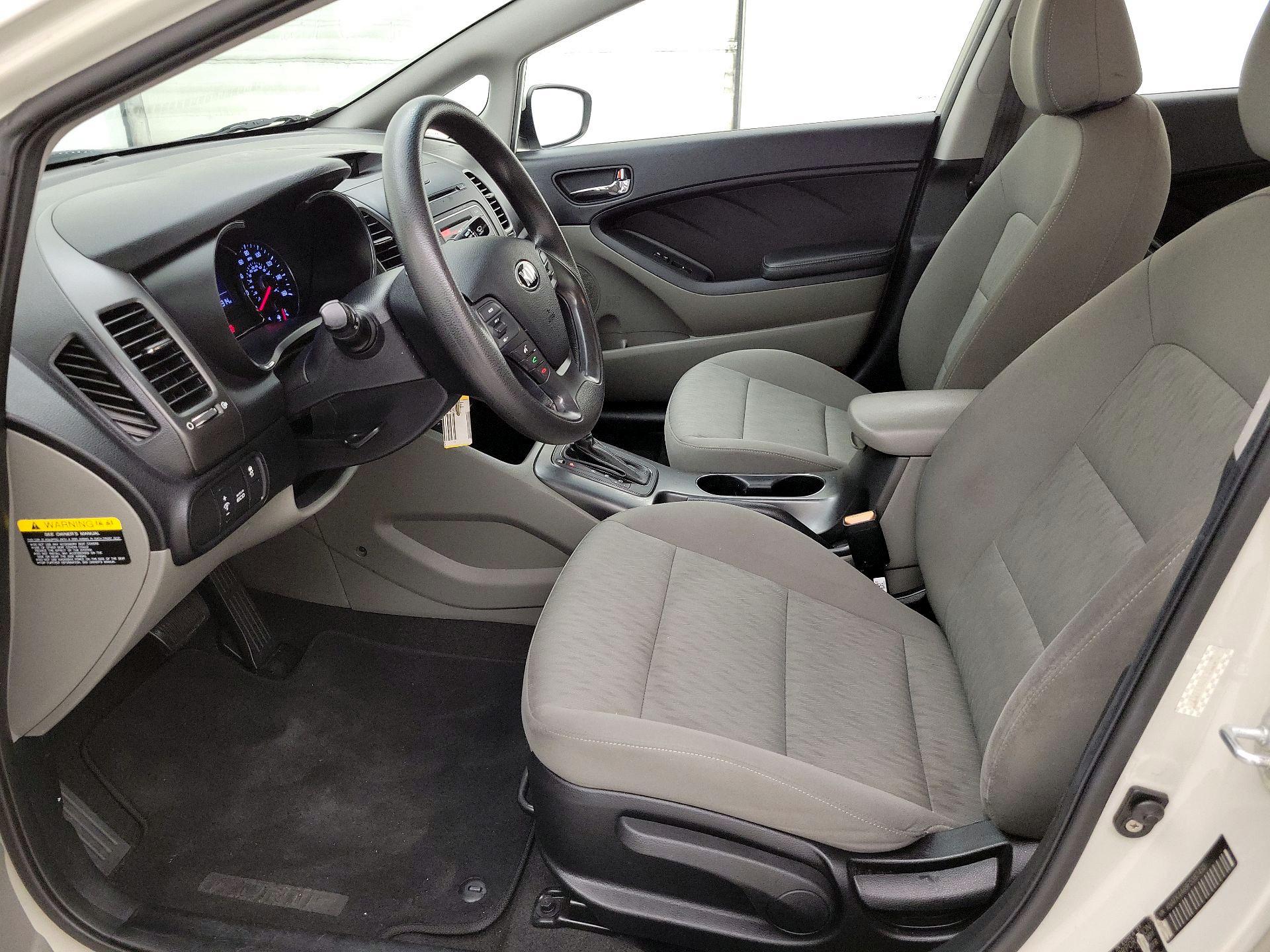 Thumbnail: 2015 Kia Forte - 11