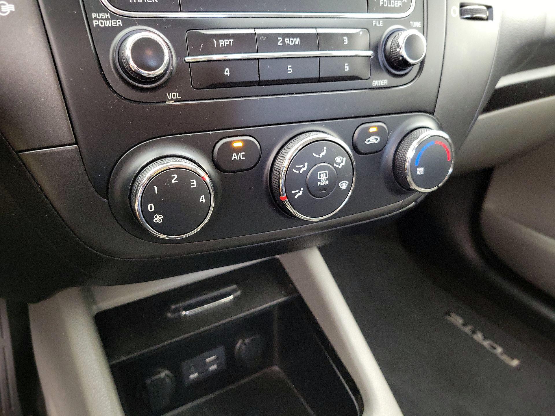 Thumbnail: 2015 Kia Forte - 15