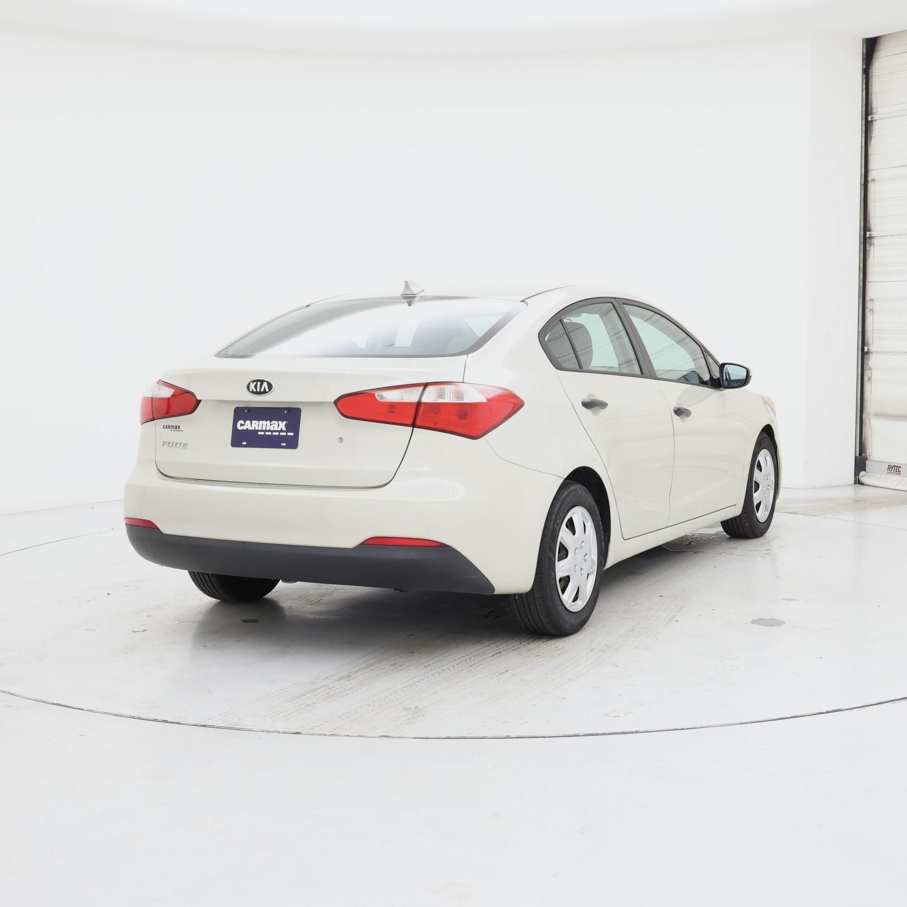Thumbnail: 2015 Kia Forte - 8