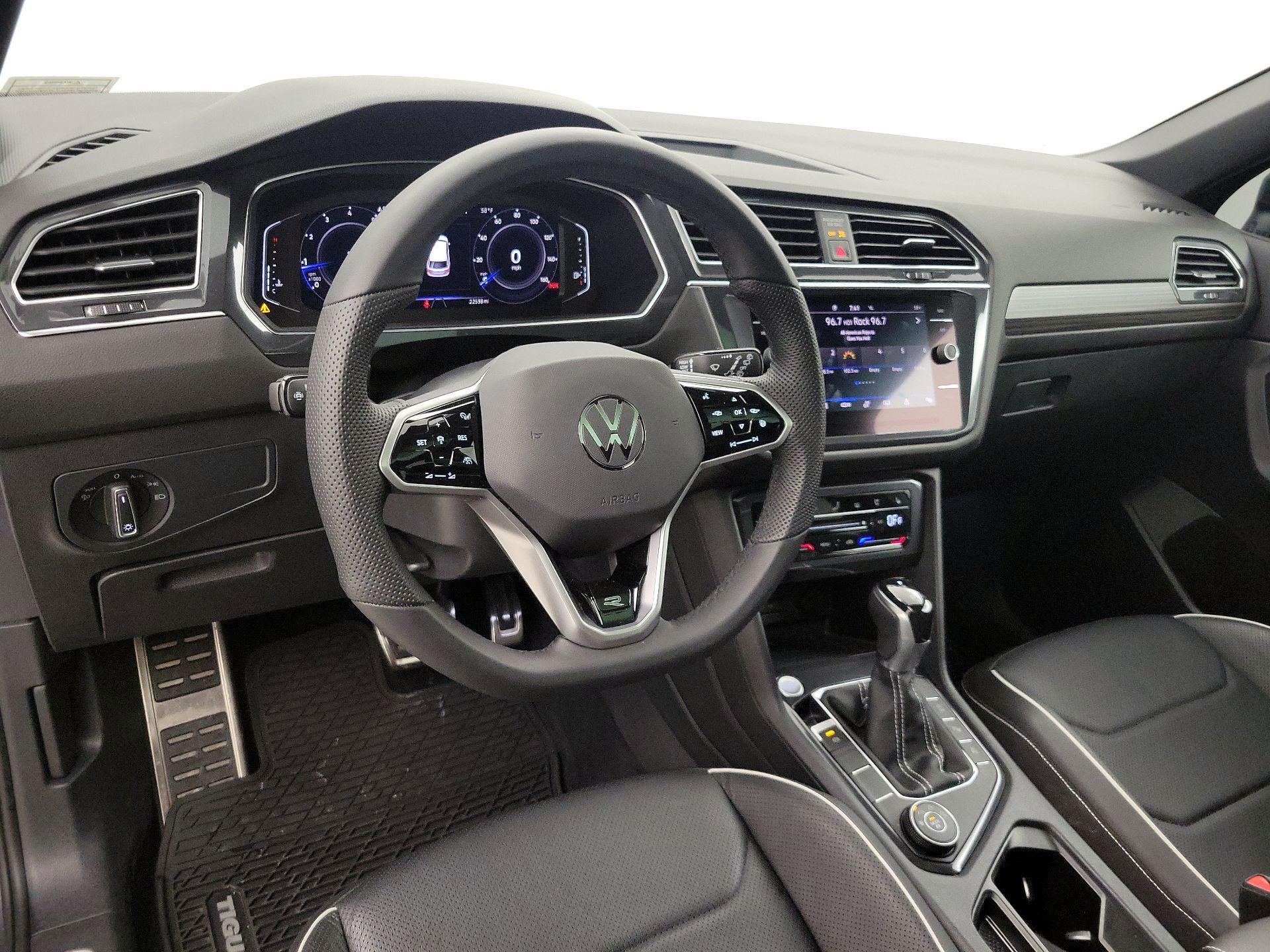 Thumbnail: 2022 Volkswagen Tiguan - 9