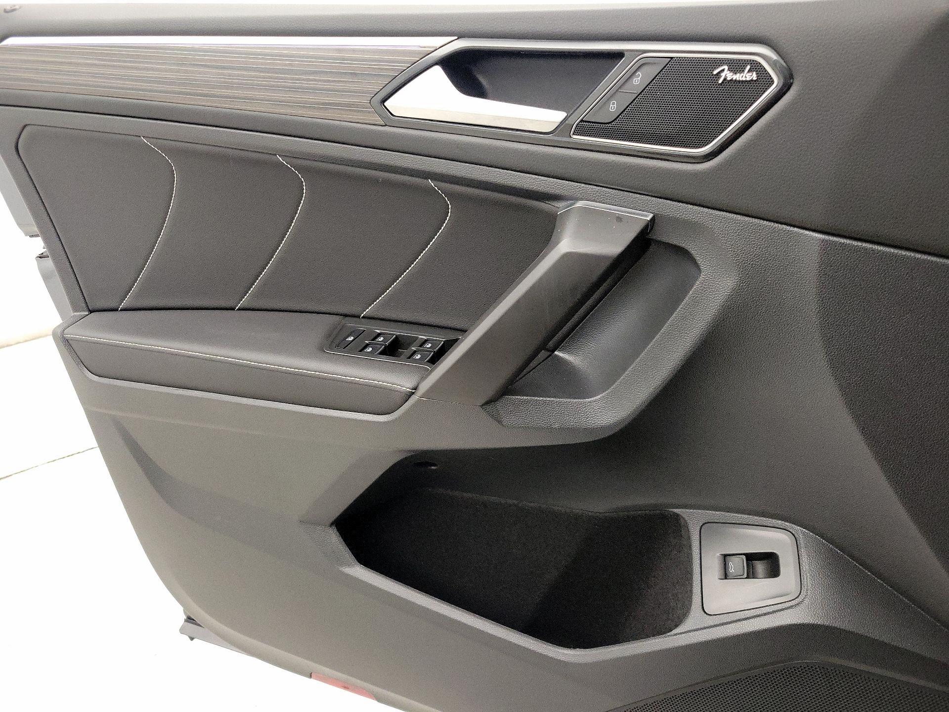Thumbnail: 2022 Volkswagen Tiguan - 12