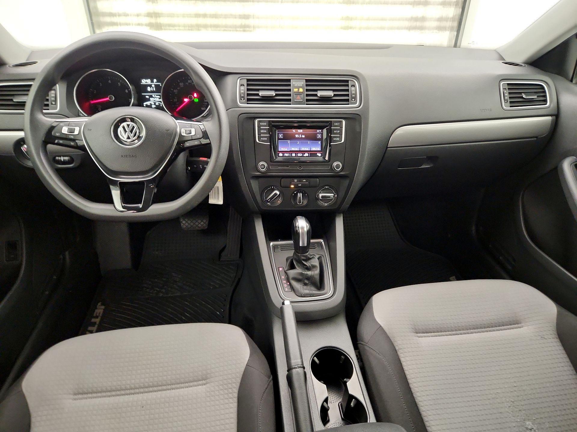 Thumbnail: 2018 Volkswagen Jetta - 9