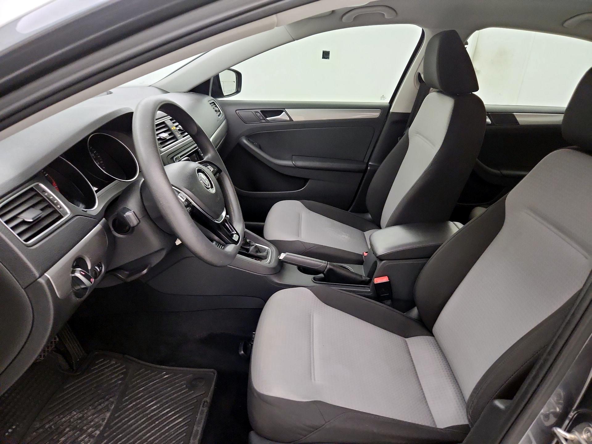 Thumbnail: 2018 Volkswagen Jetta - 11
