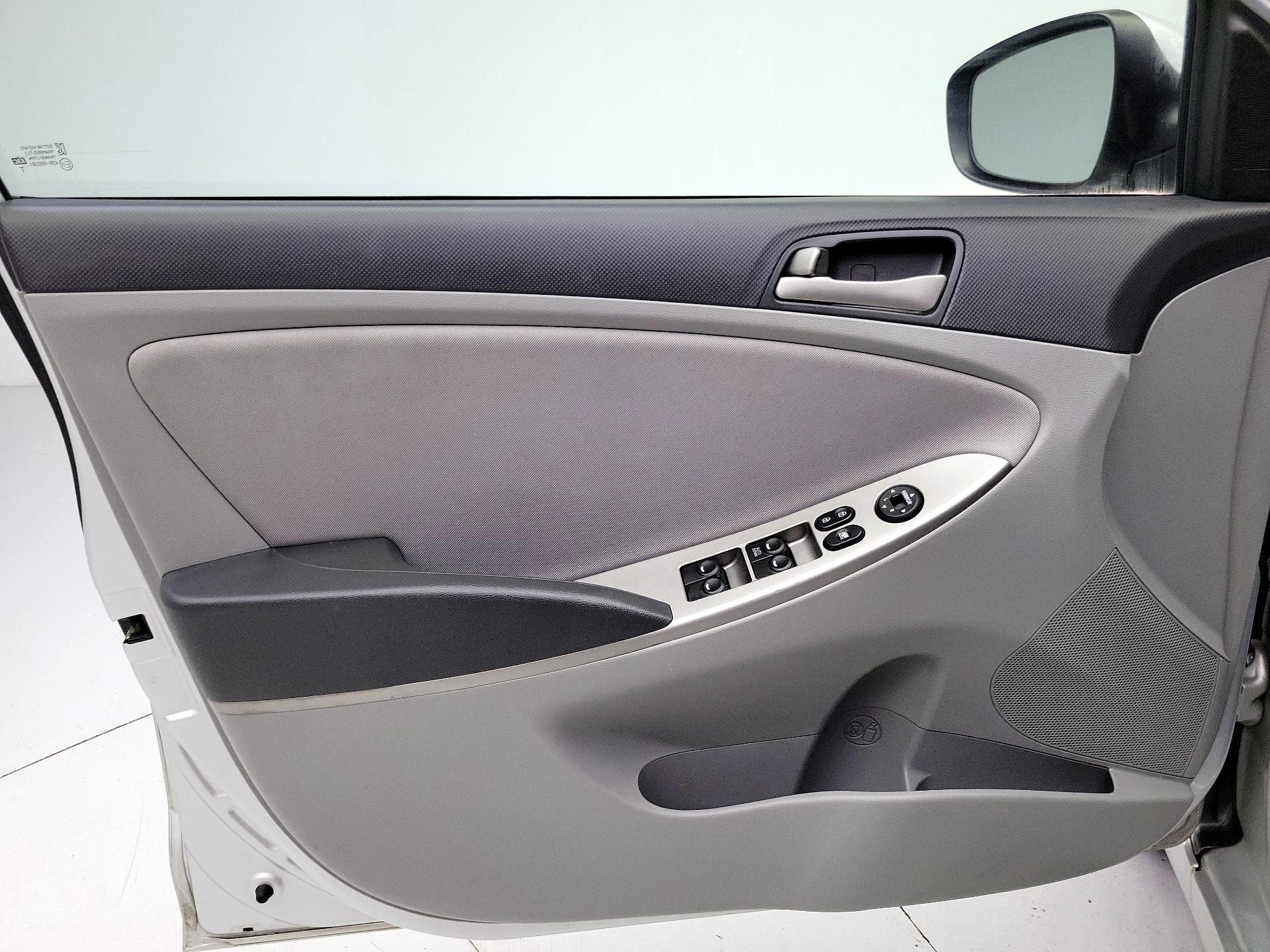 Thumbnail: 2016 Hyundai Accent - 12