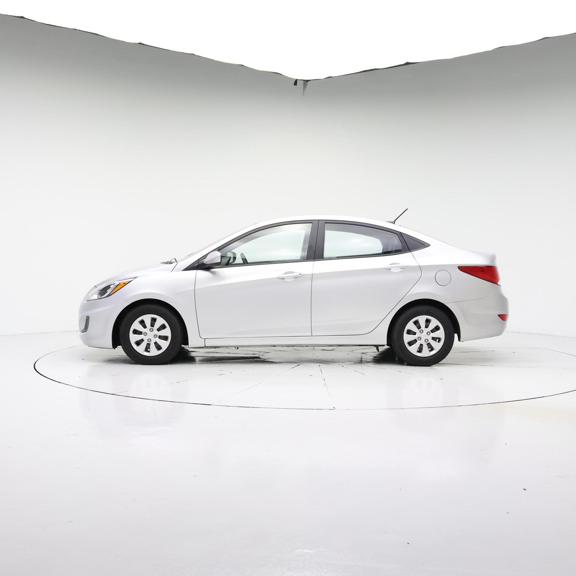 Thumbnail: 2016 Hyundai Accent - 3