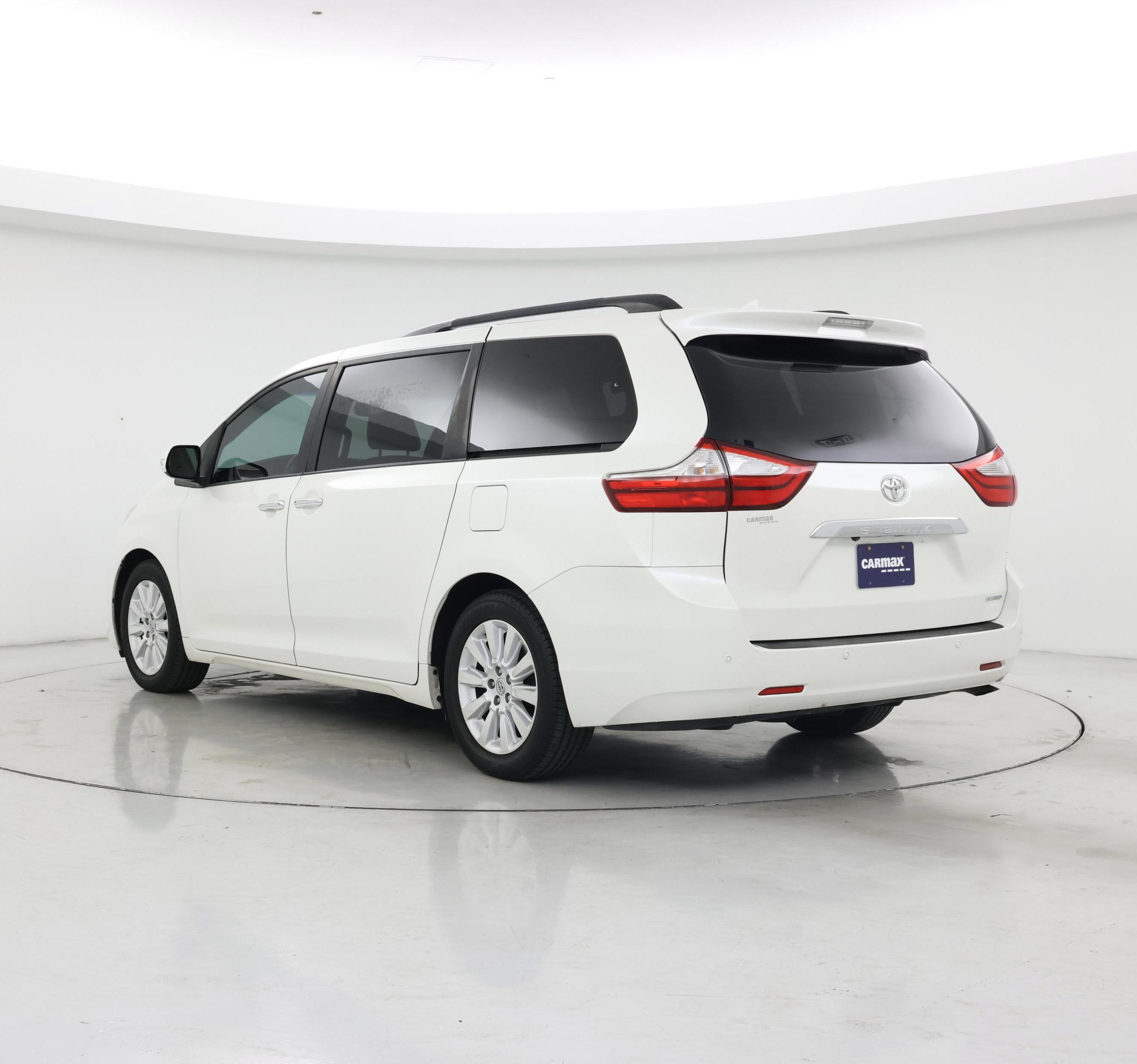 Thumbnail: 2015 Toyota Sienna - 2