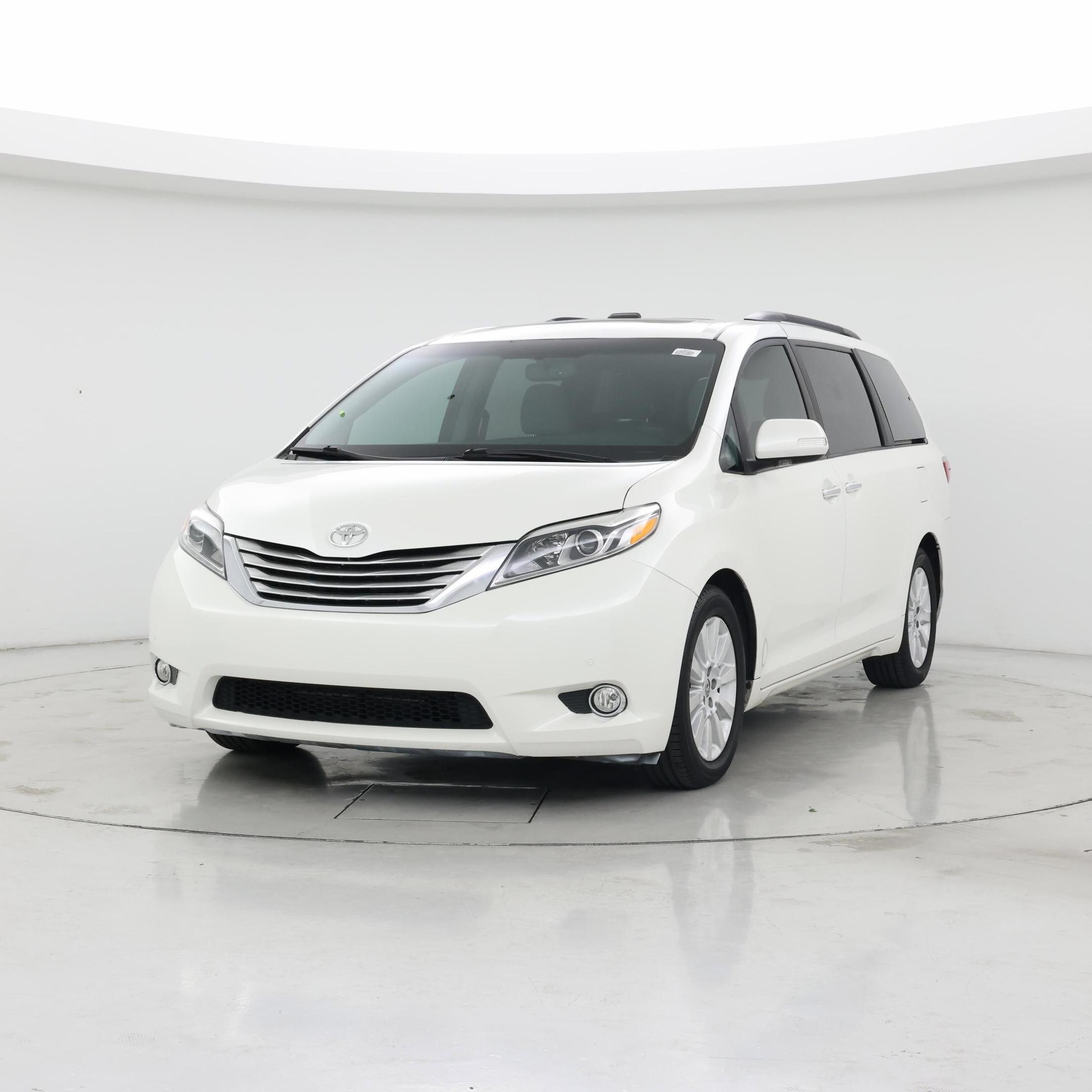 Thumbnail: 2015 Toyota Sienna - 4