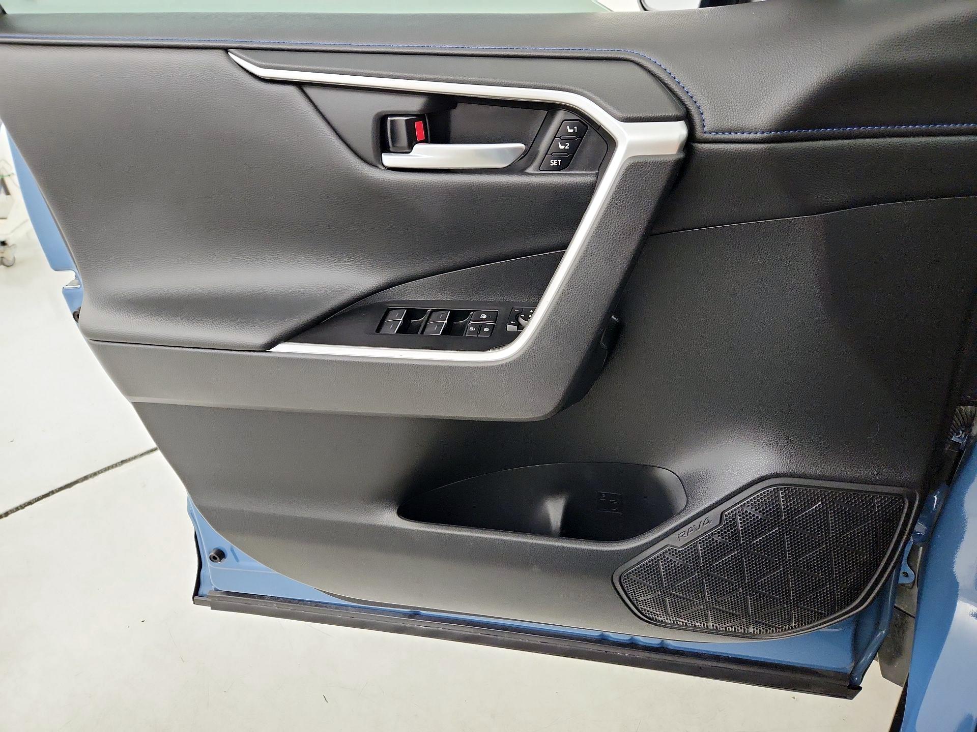 Thumbnail: 2023 Toyota RAV4 - 12