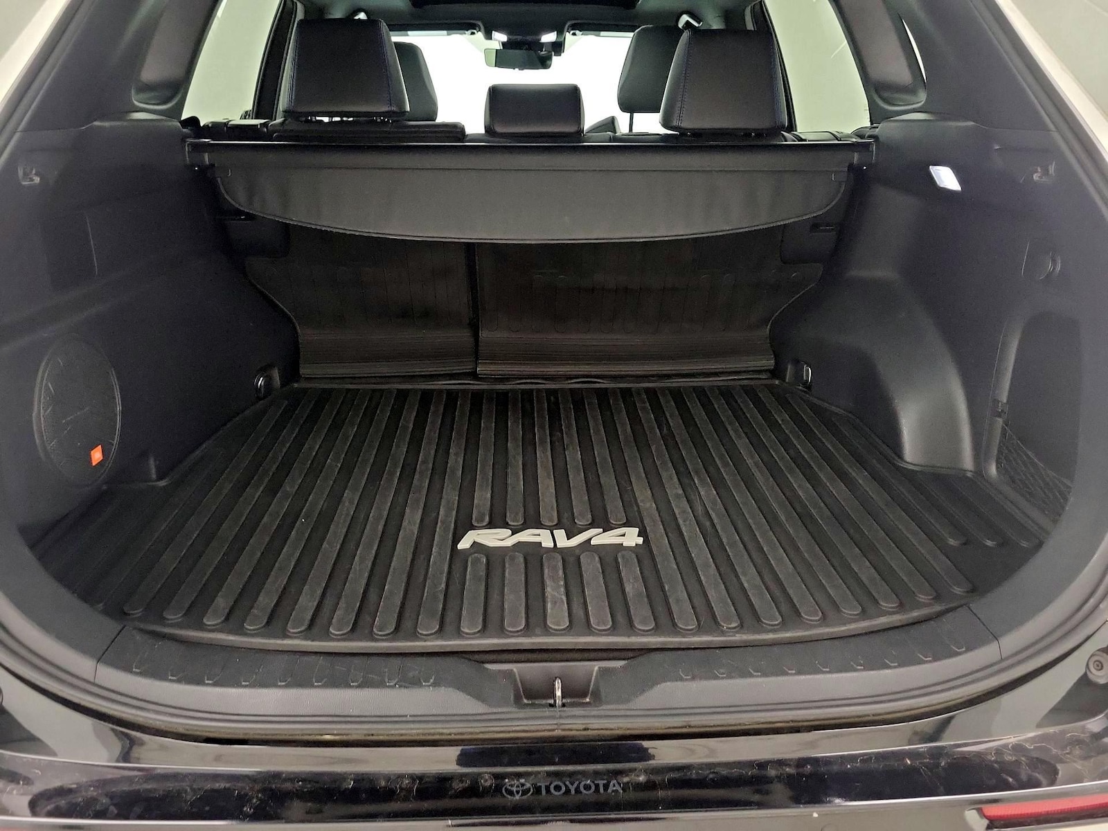 2022 Toyota RAV4 XSE - Photo 22