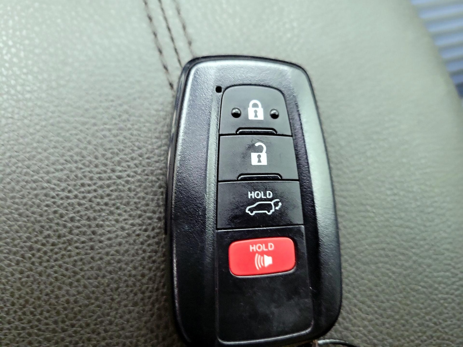 2022 Toyota RAV4 XSE - Photo 24