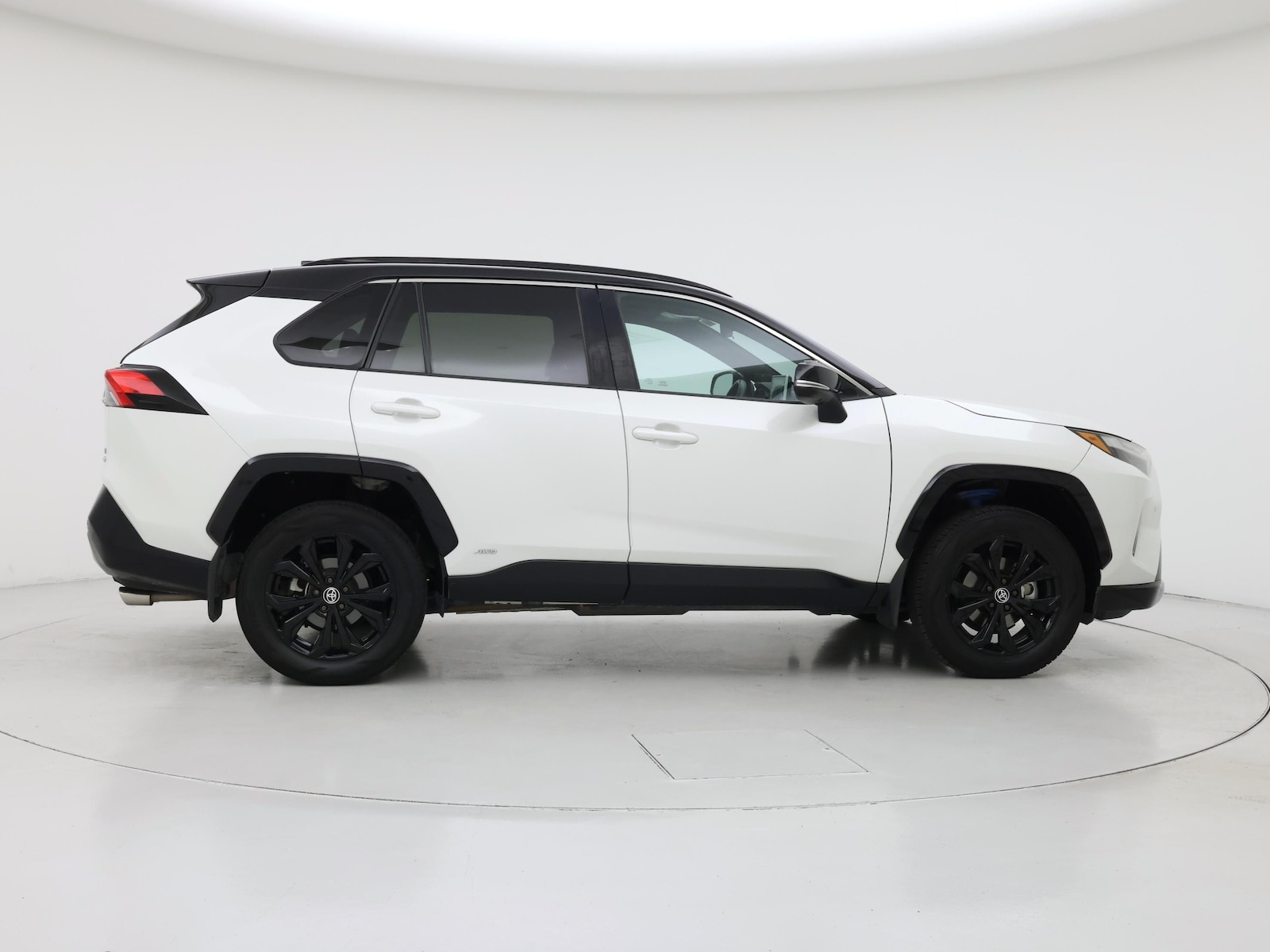 2022 Toyota RAV4 XSE - Photo 8
