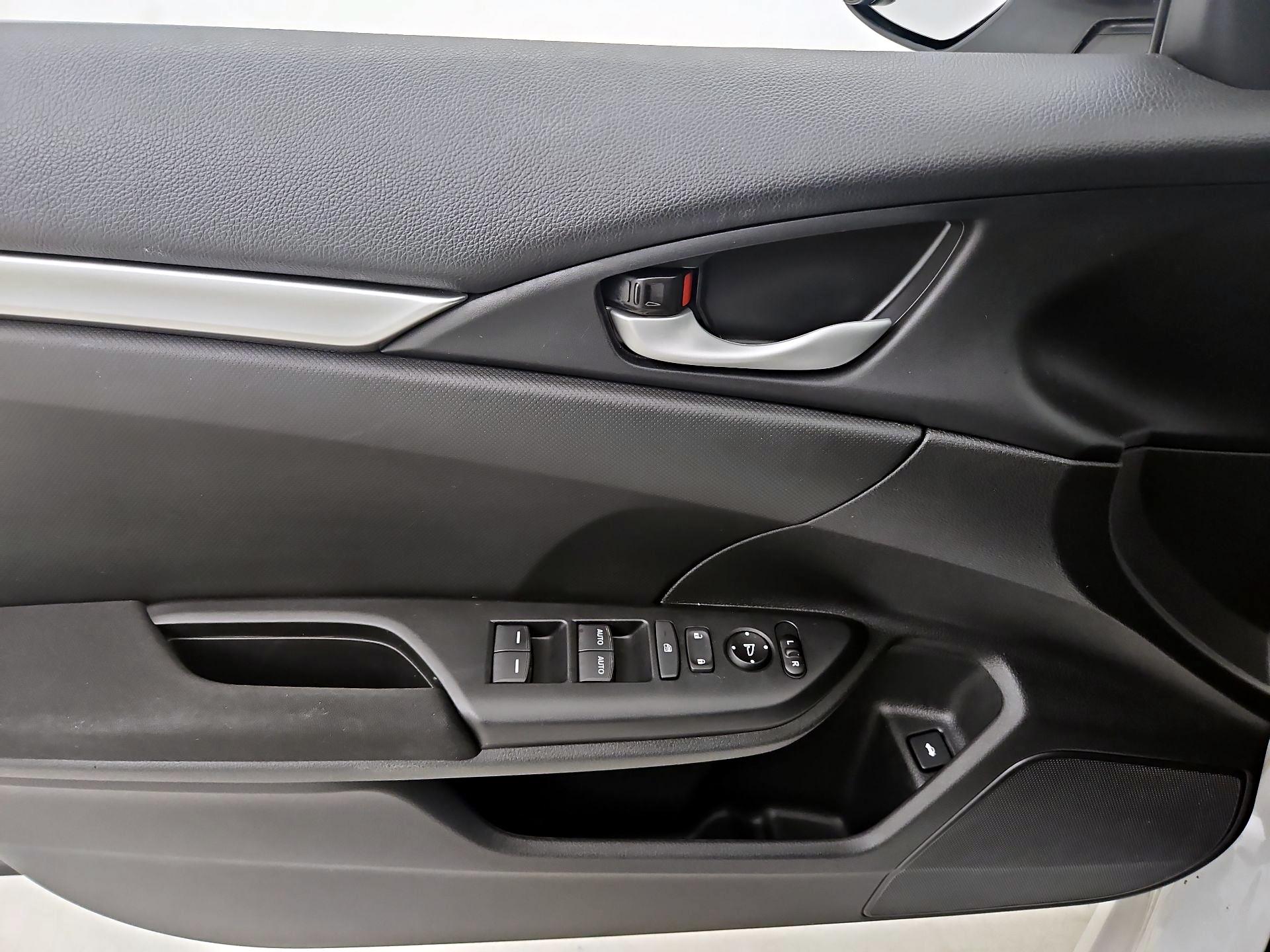 Thumbnail: 2019 Honda Civic - 10