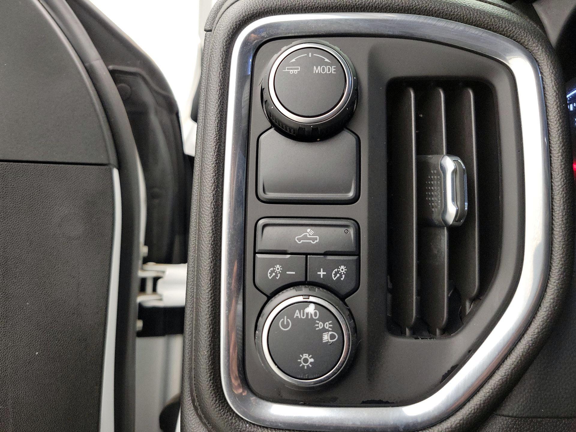 Thumbnail: 2020 Chevrolet Silverado 1500 - 13