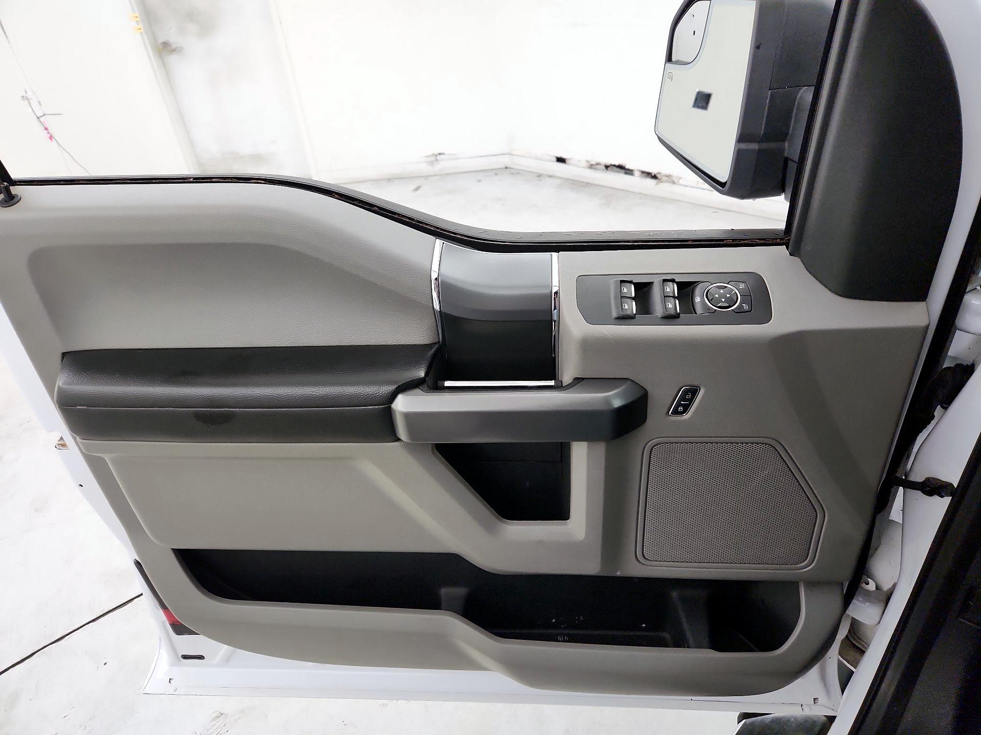 Thumbnail: 2016 Ford F-150 - 12