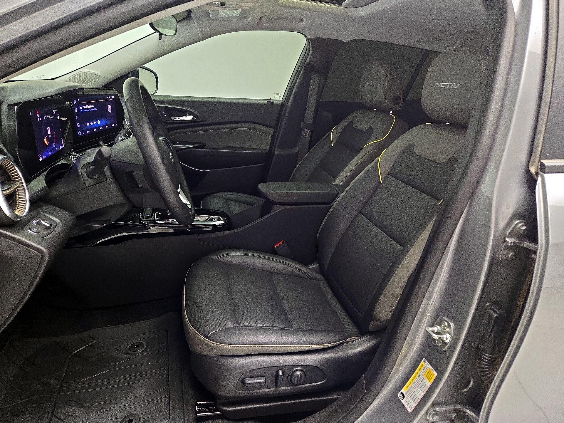 Thumbnail: 2025 Chevrolet Trax - 11