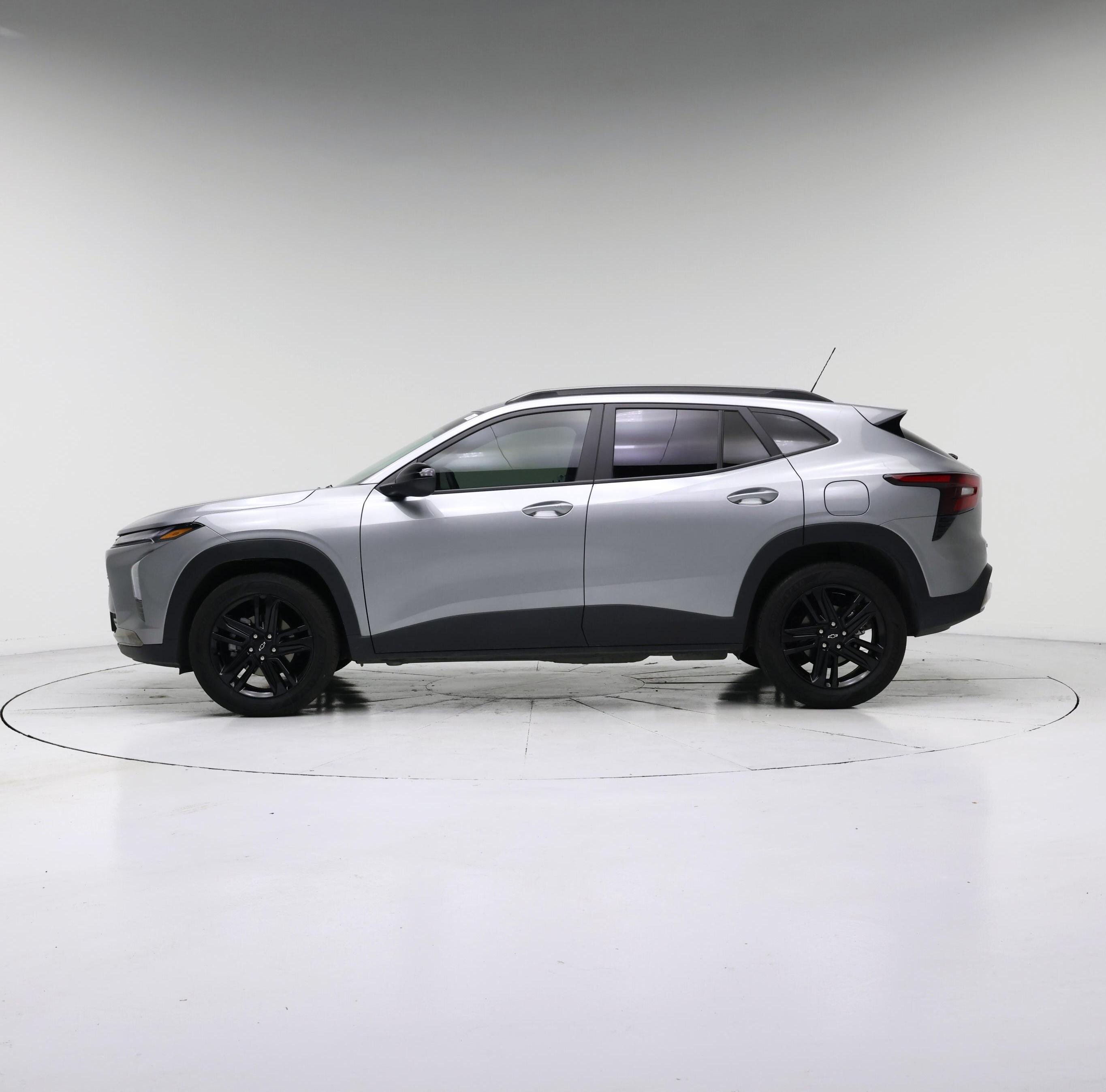 Thumbnail: 2025 Chevrolet Trax - 3