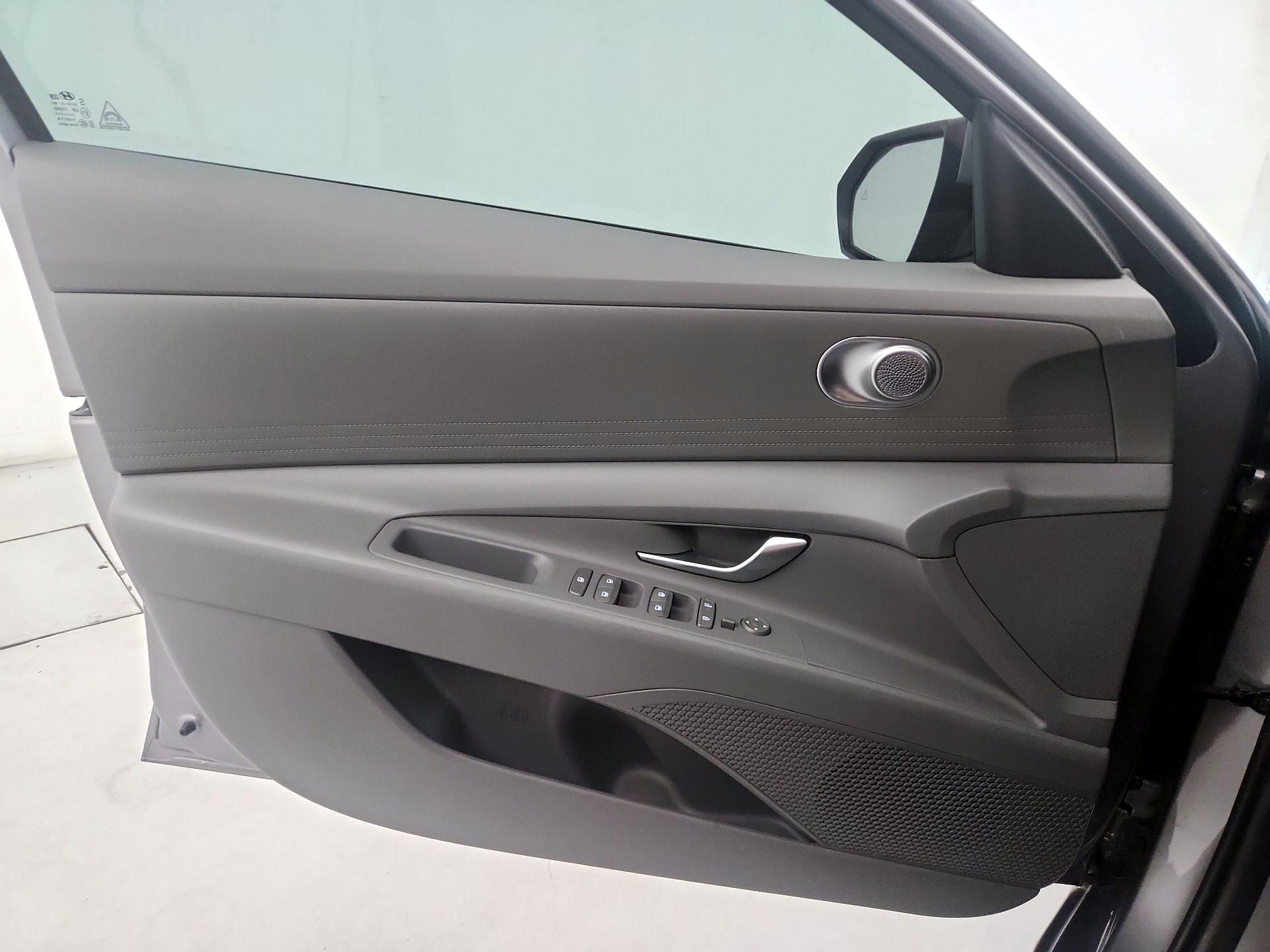 Thumbnail: 2024 Hyundai Elantra - 12