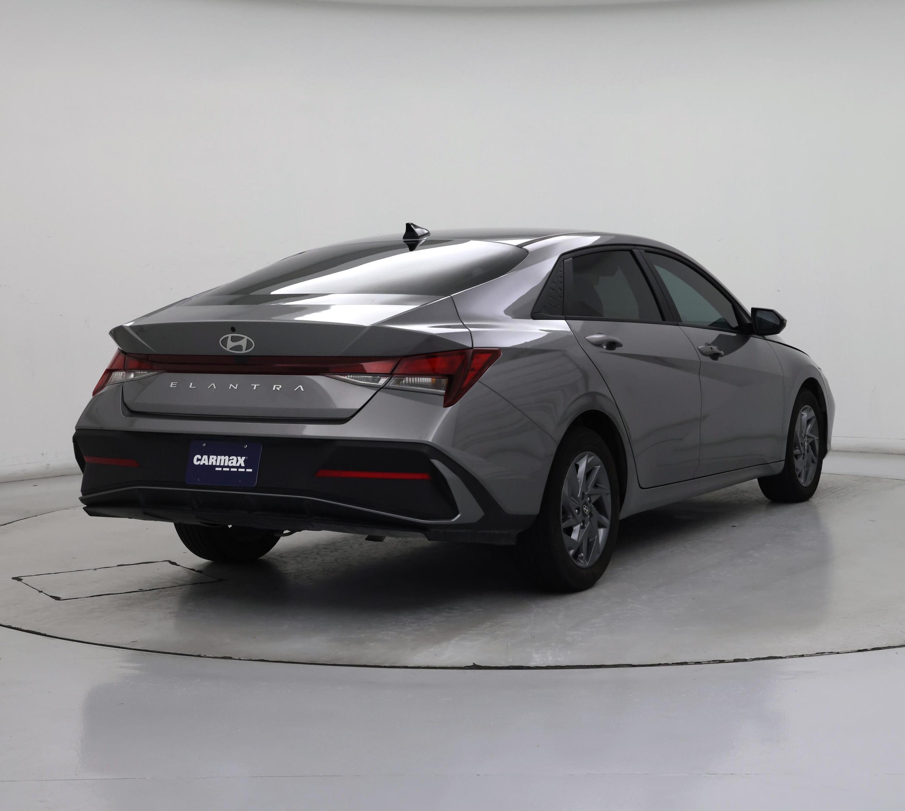 Thumbnail: 2024 Hyundai Elantra - 8