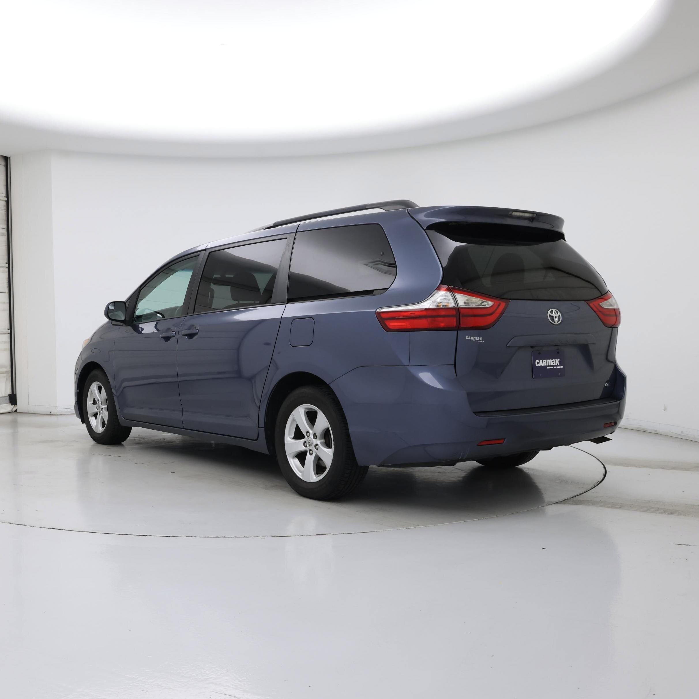 Thumbnail: 2015 Toyota Sienna - 2