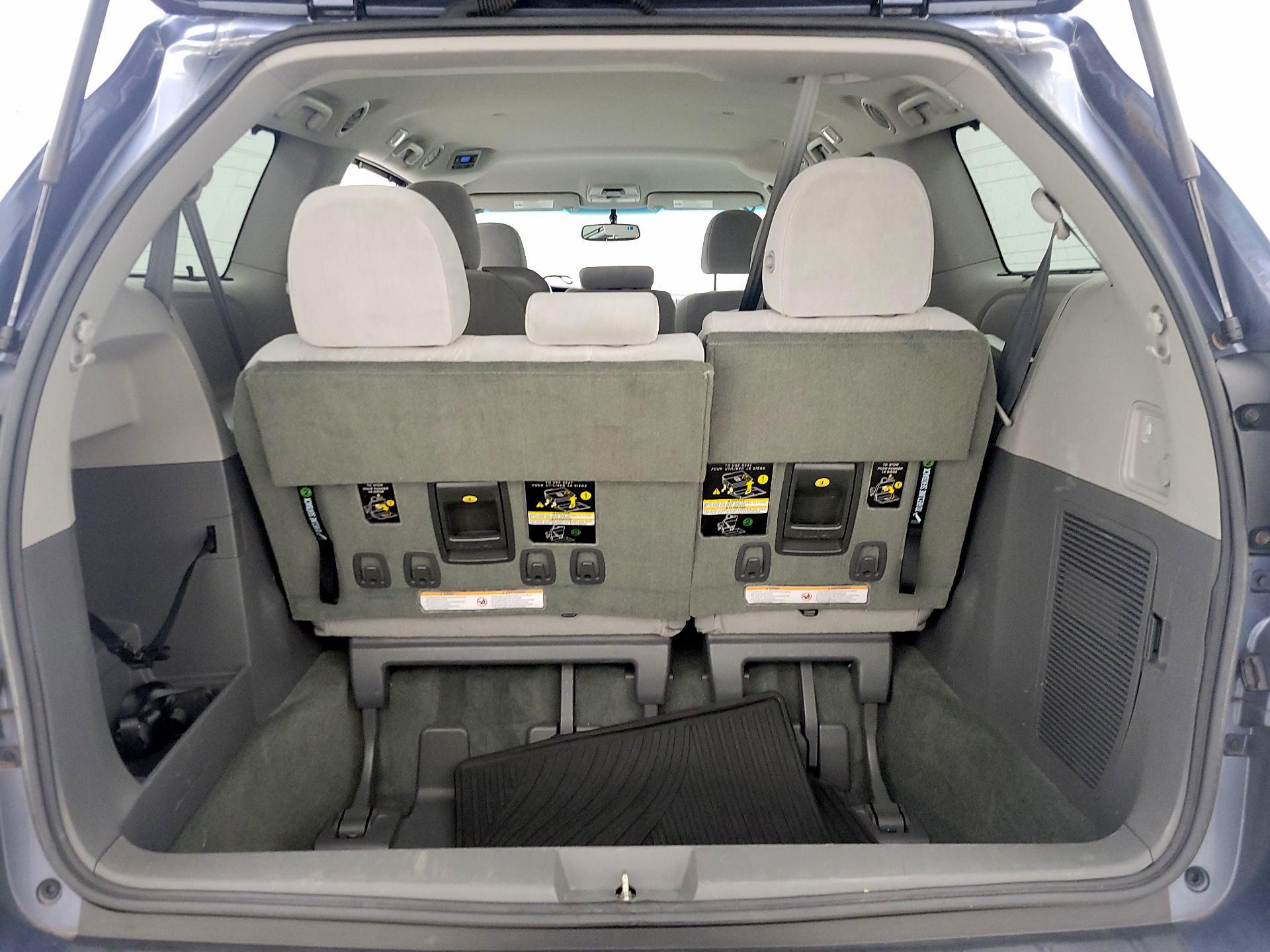 Thumbnail: 2015 Toyota Sienna - 20