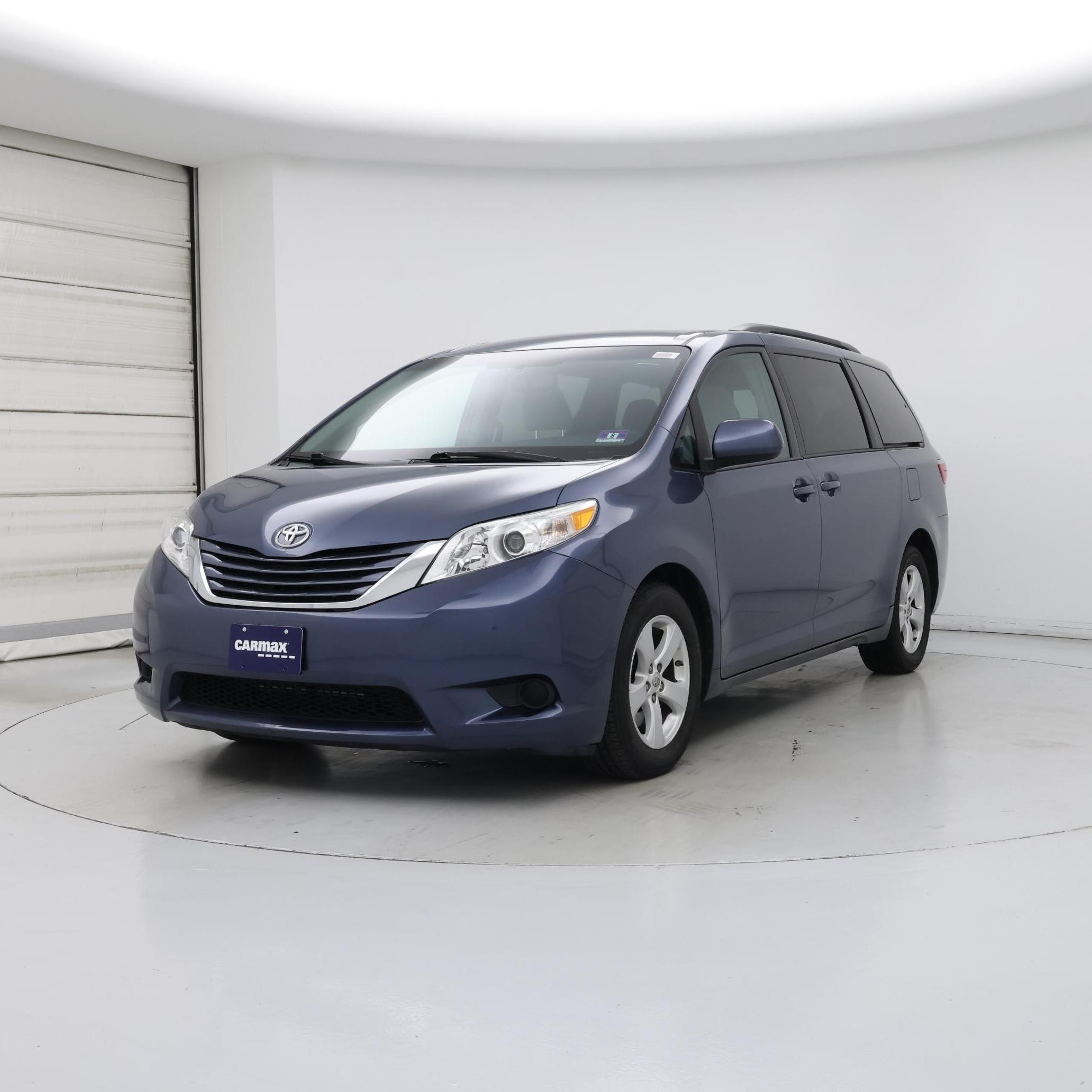 Thumbnail: 2015 Toyota Sienna - 4
