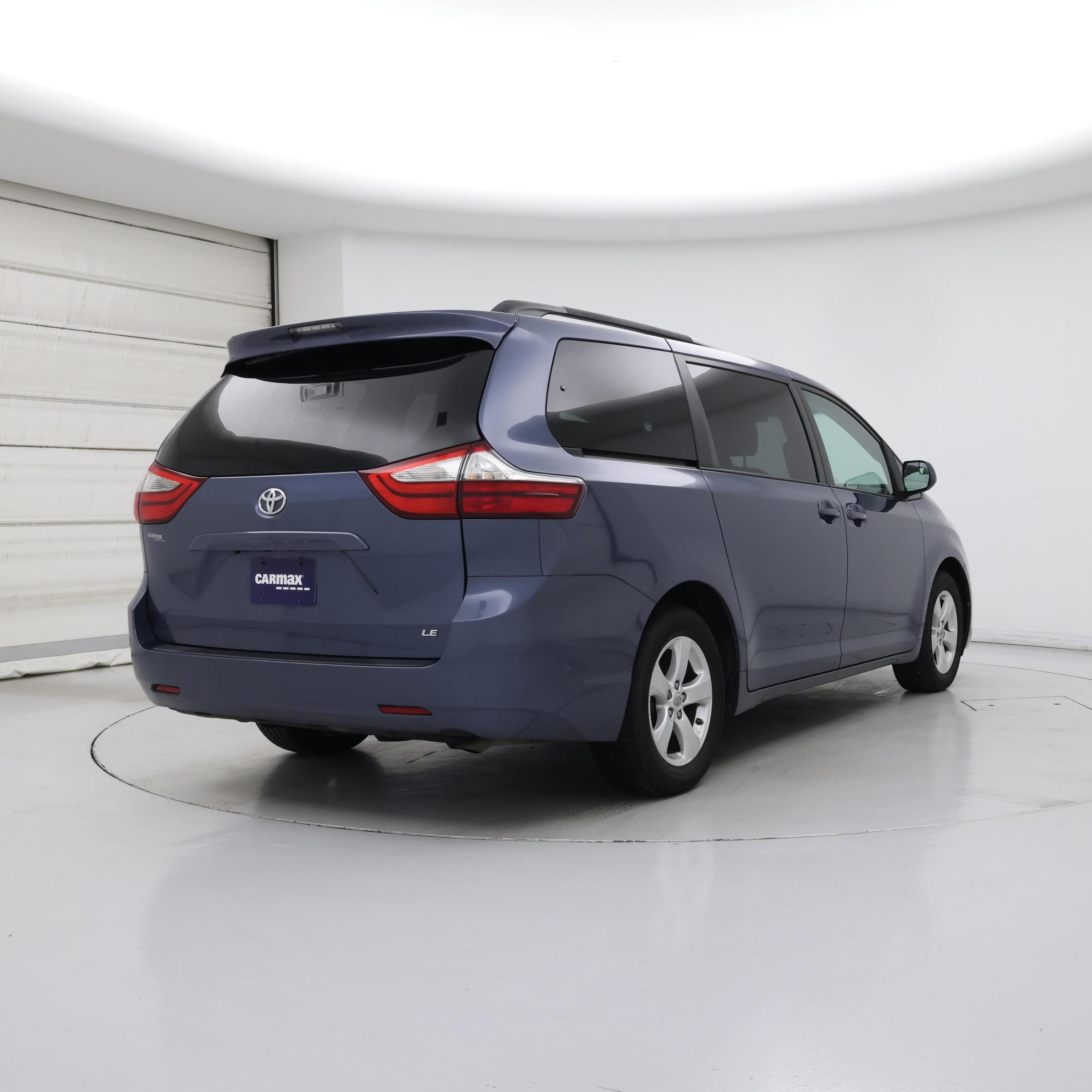 Thumbnail: 2015 Toyota Sienna - 8