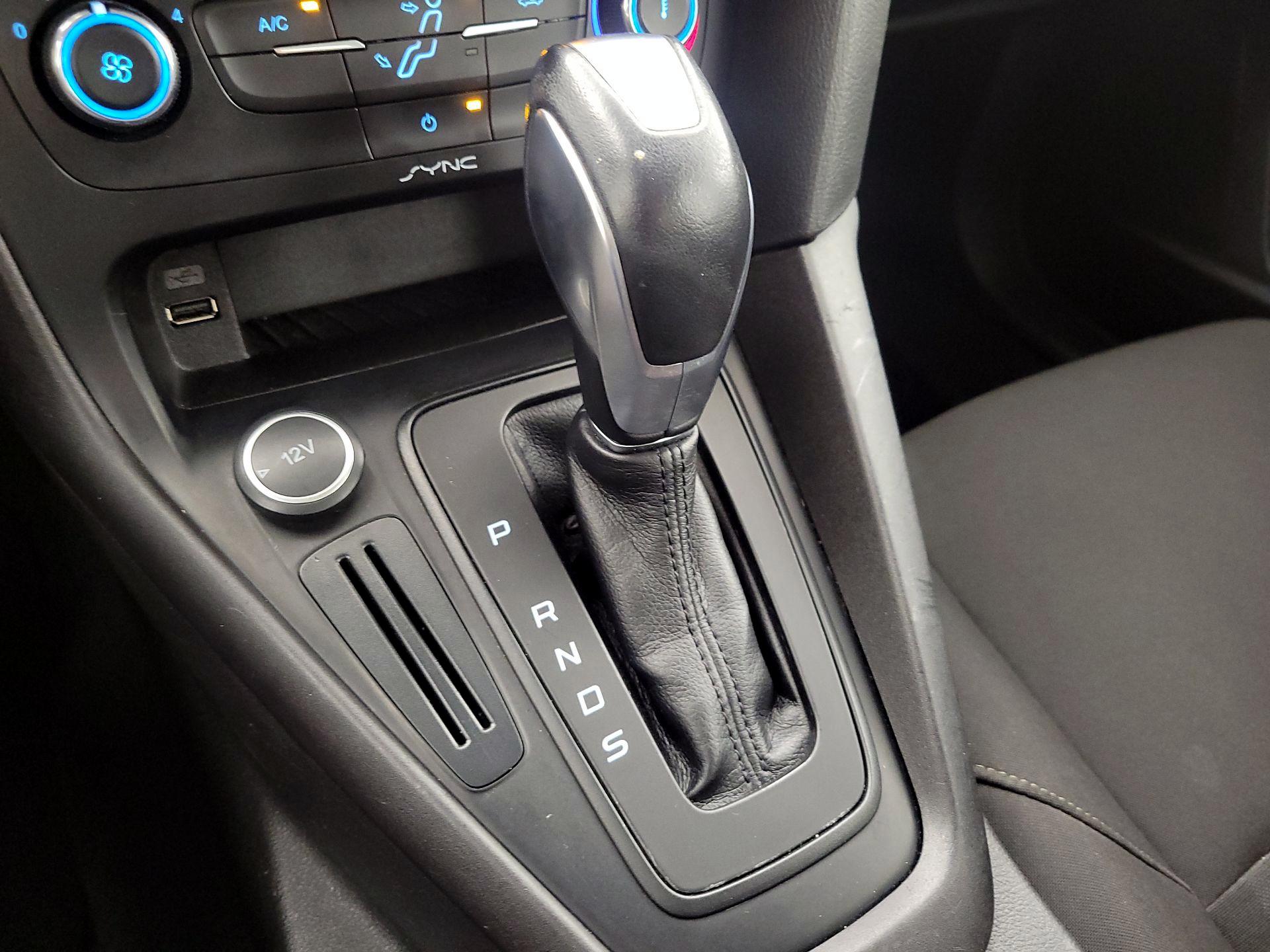 Thumbnail: 2015 Ford Focus - 17