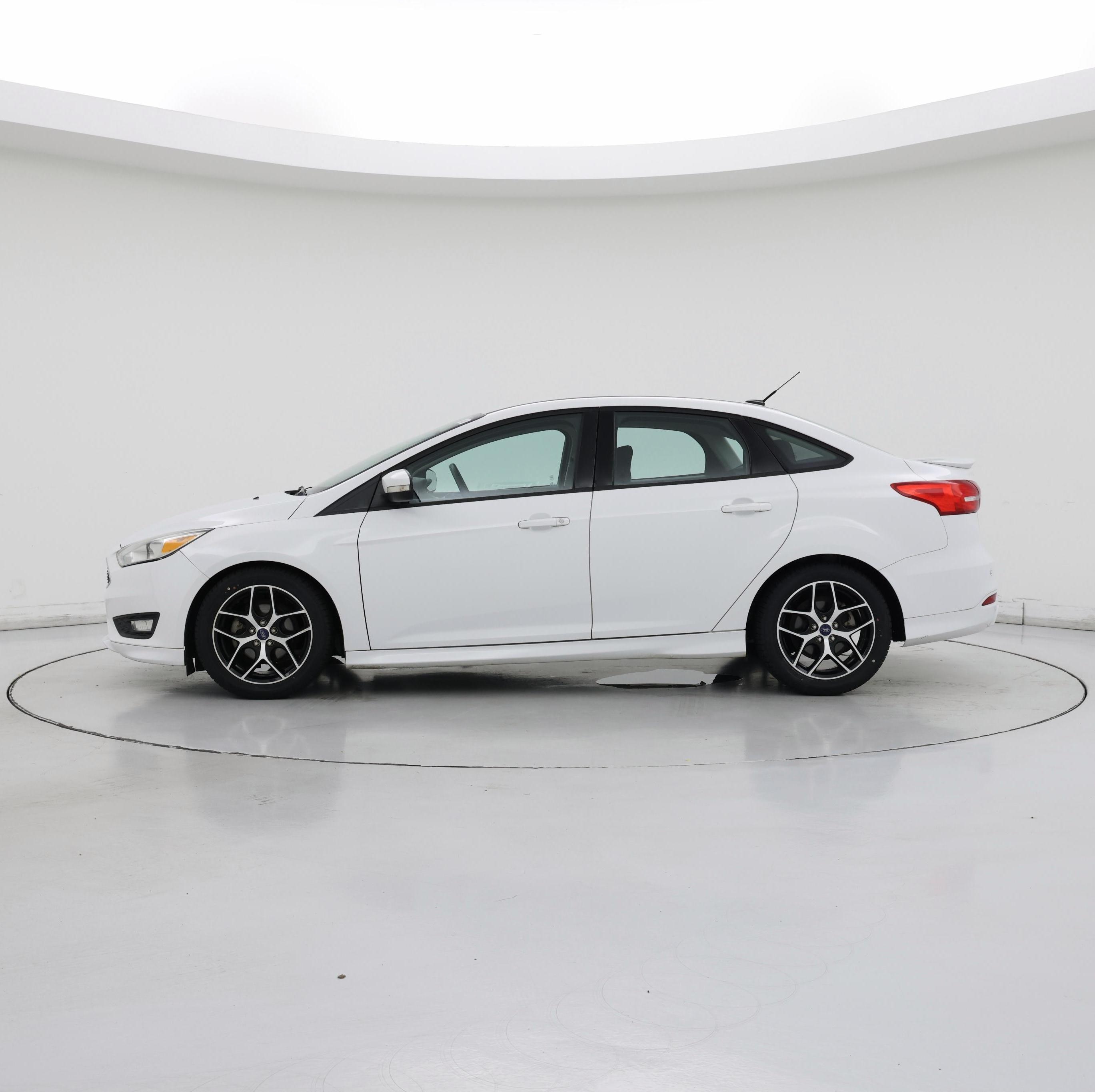 Thumbnail: 2015 Ford Focus - 3