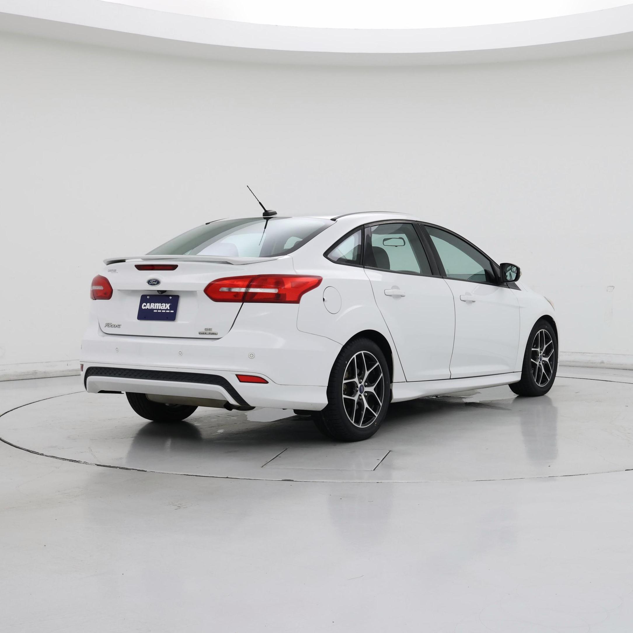 Thumbnail: 2015 Ford Focus - 8