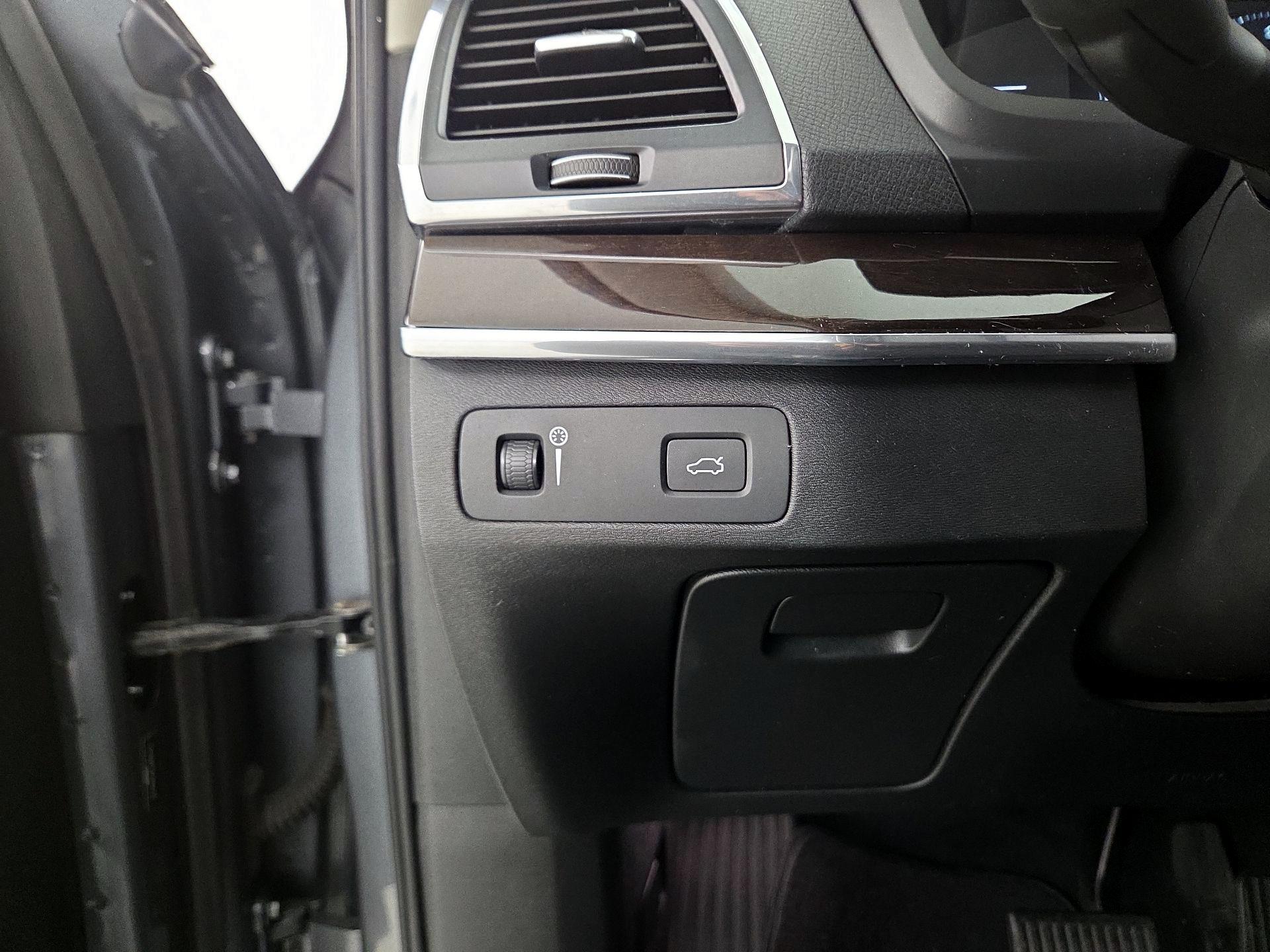 Thumbnail: 2019 Volvo XC90 - 13