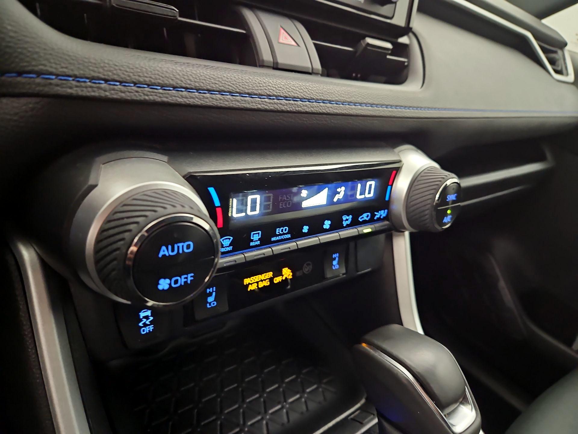 Thumbnail: 2022 Toyota RAV4 - 16
