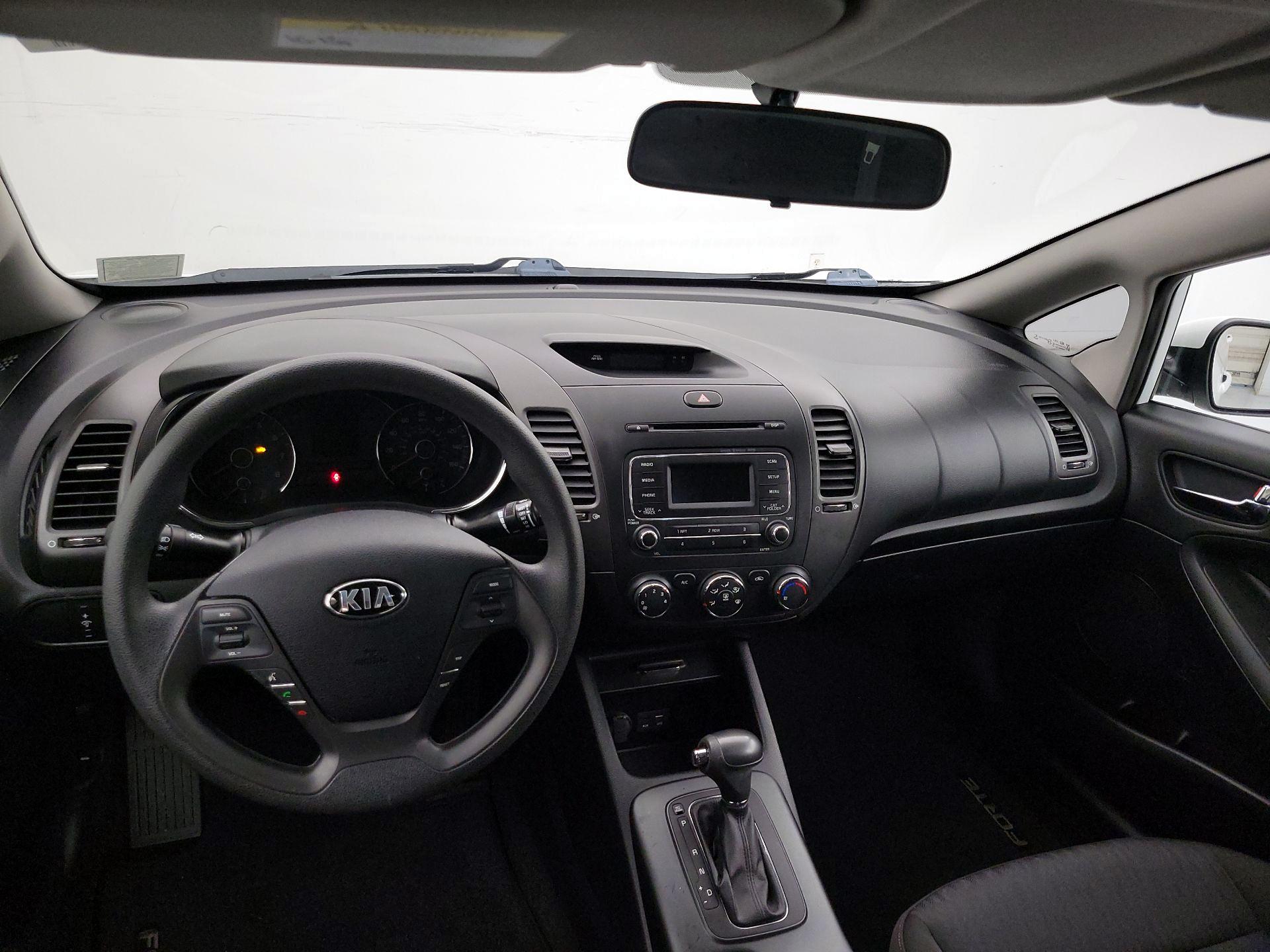 Thumbnail: 2016 Kia Forte - 9