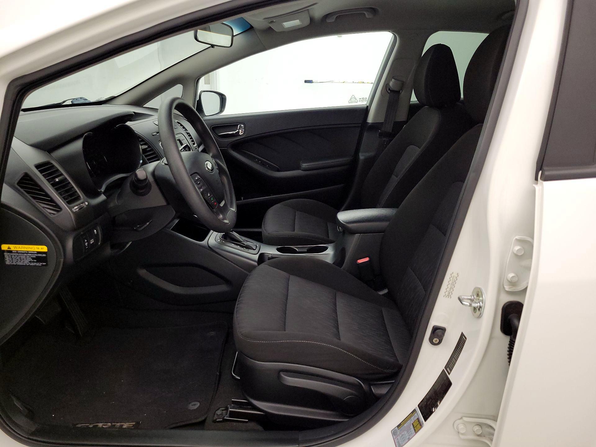 Thumbnail: 2016 Kia Forte - 11