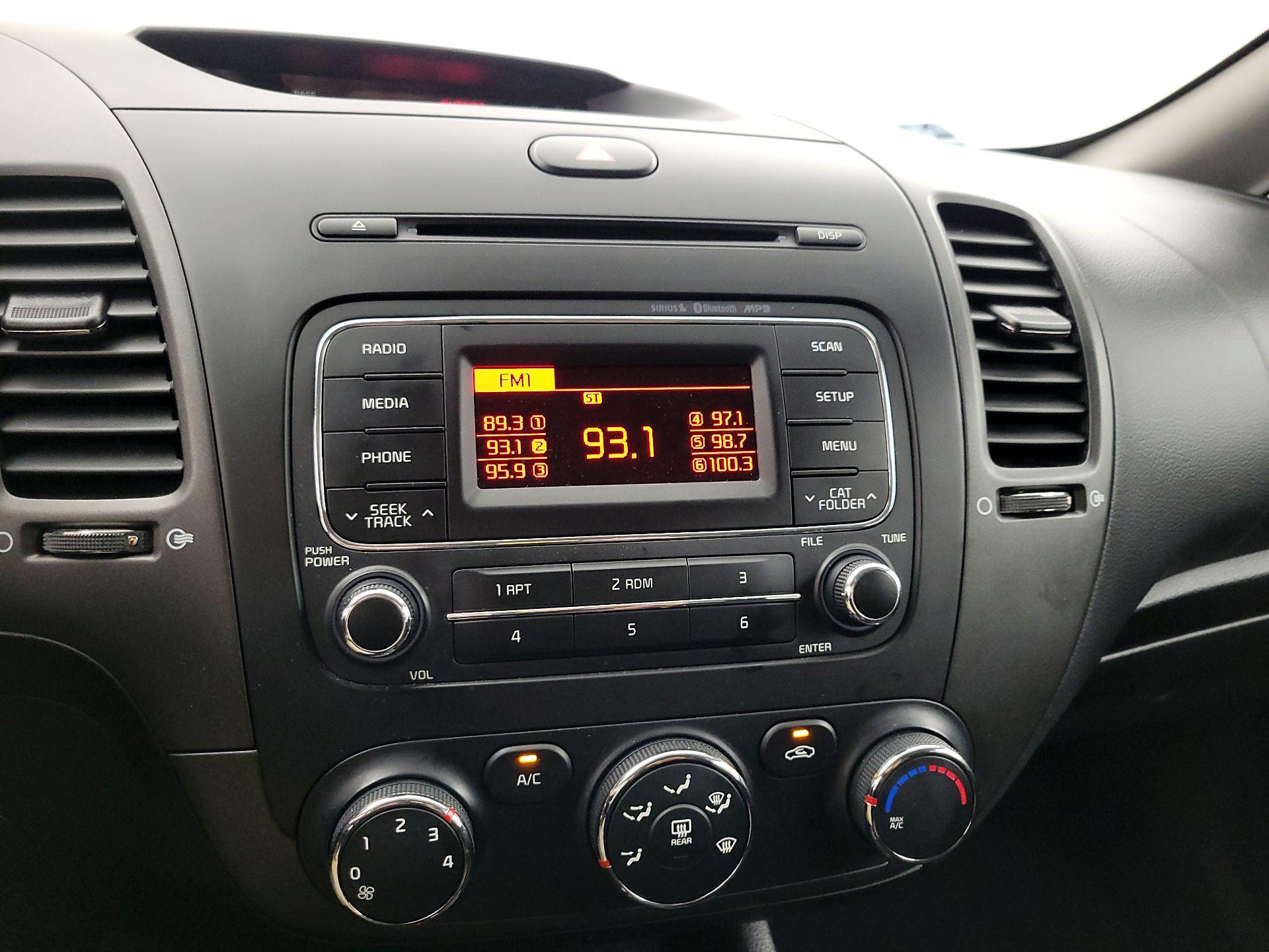 Thumbnail: 2016 Kia Forte - 13